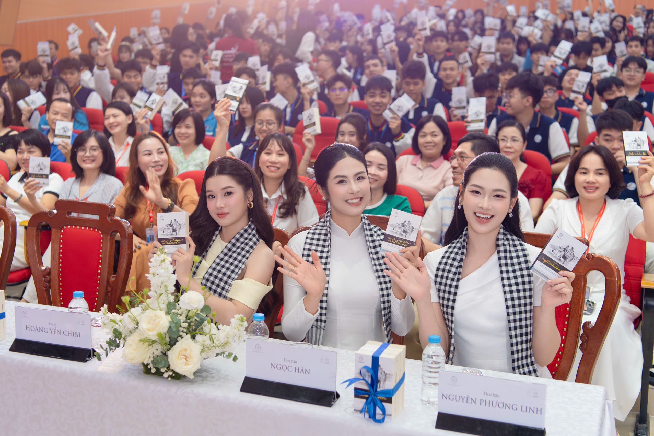 Hanh trinh Tu Trai Tim: Hanh trinh cua tri thuc va khat vong lon hinh anh