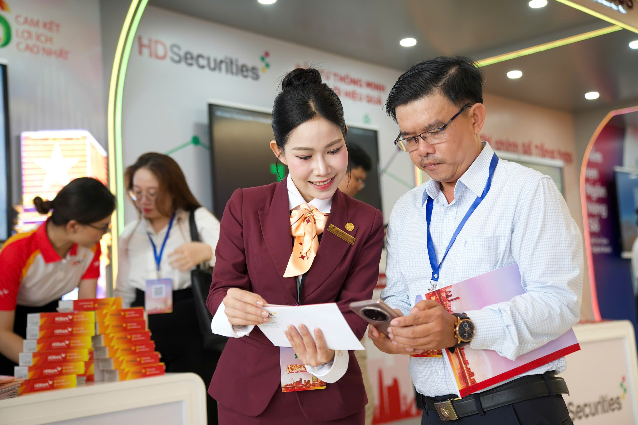 DHDCD HDBank 2026: Tang chieu sau doi thoai va gia tri he sinh thai so hinh anh