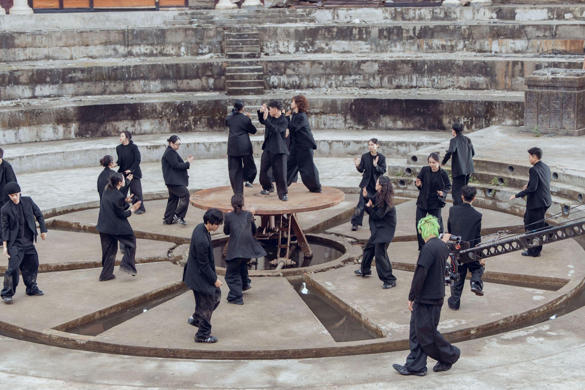 Last Fire Crew anh 1