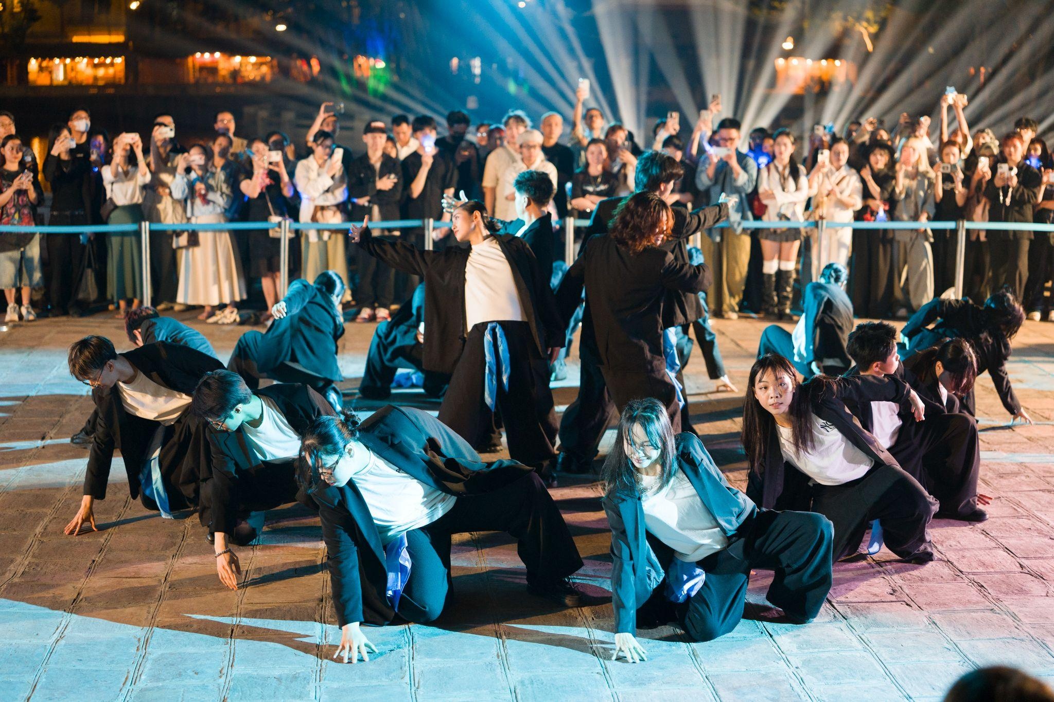 Last Fire Crew anh 3