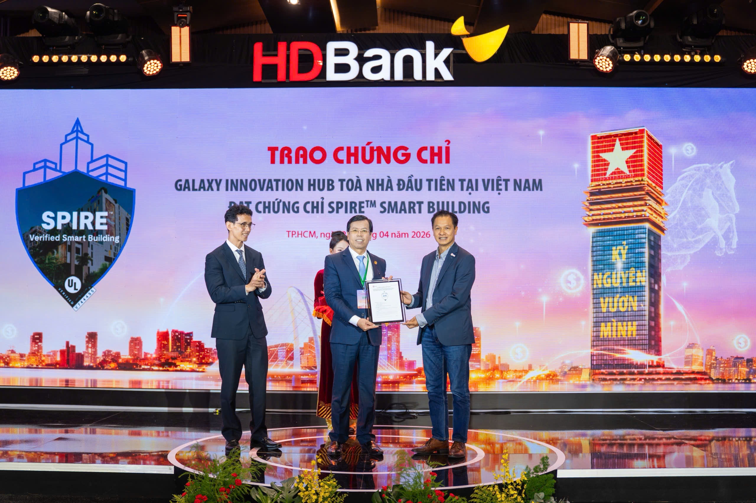 HDBank anh 15