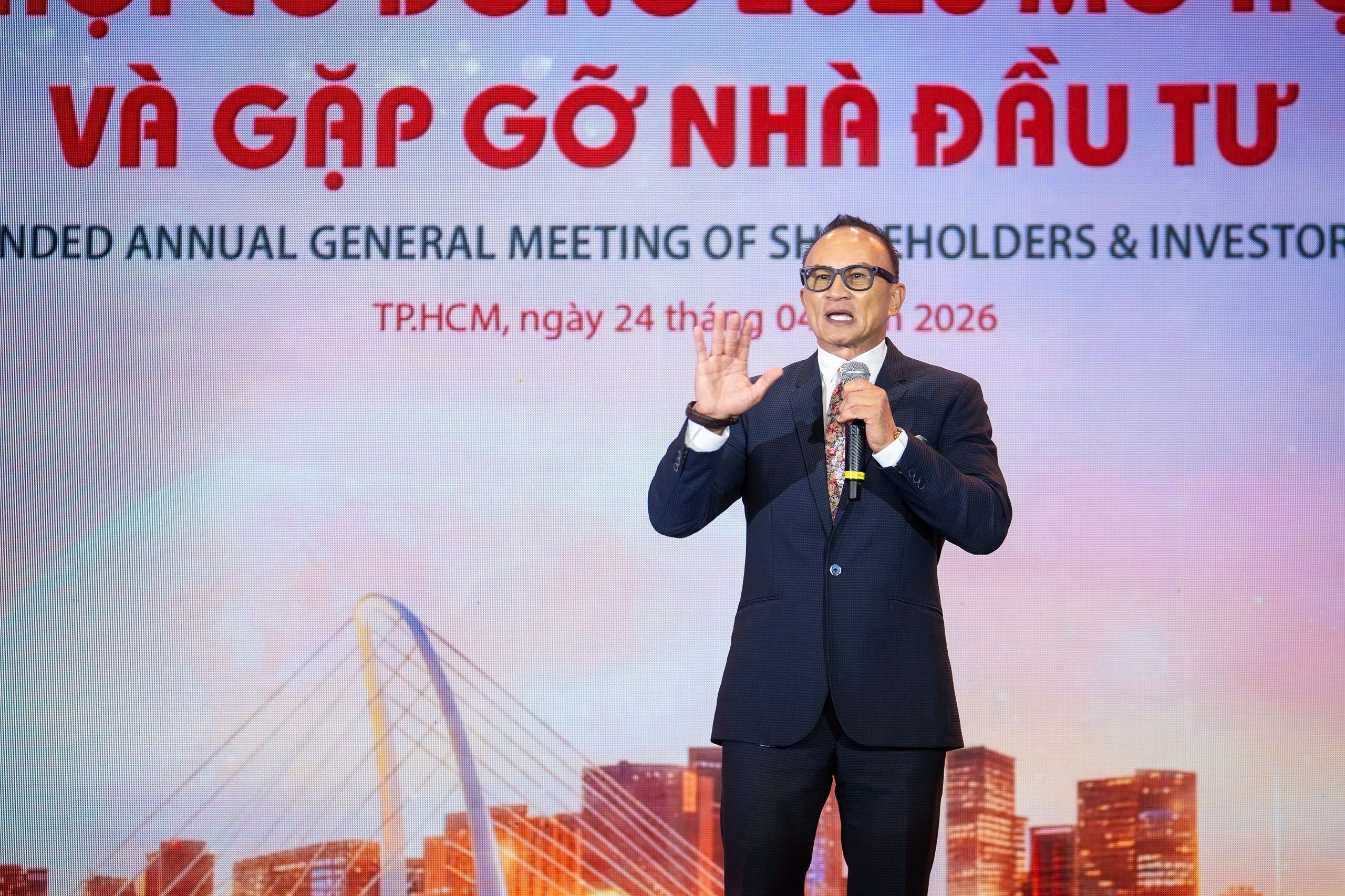 HDBank anh 16
