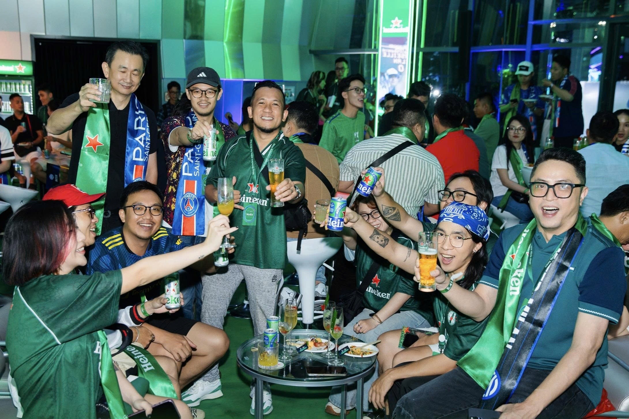 ‘Tu fan thanh ban’ - diem den cho 75% fan bong da Viet cam thay co don hinh anh