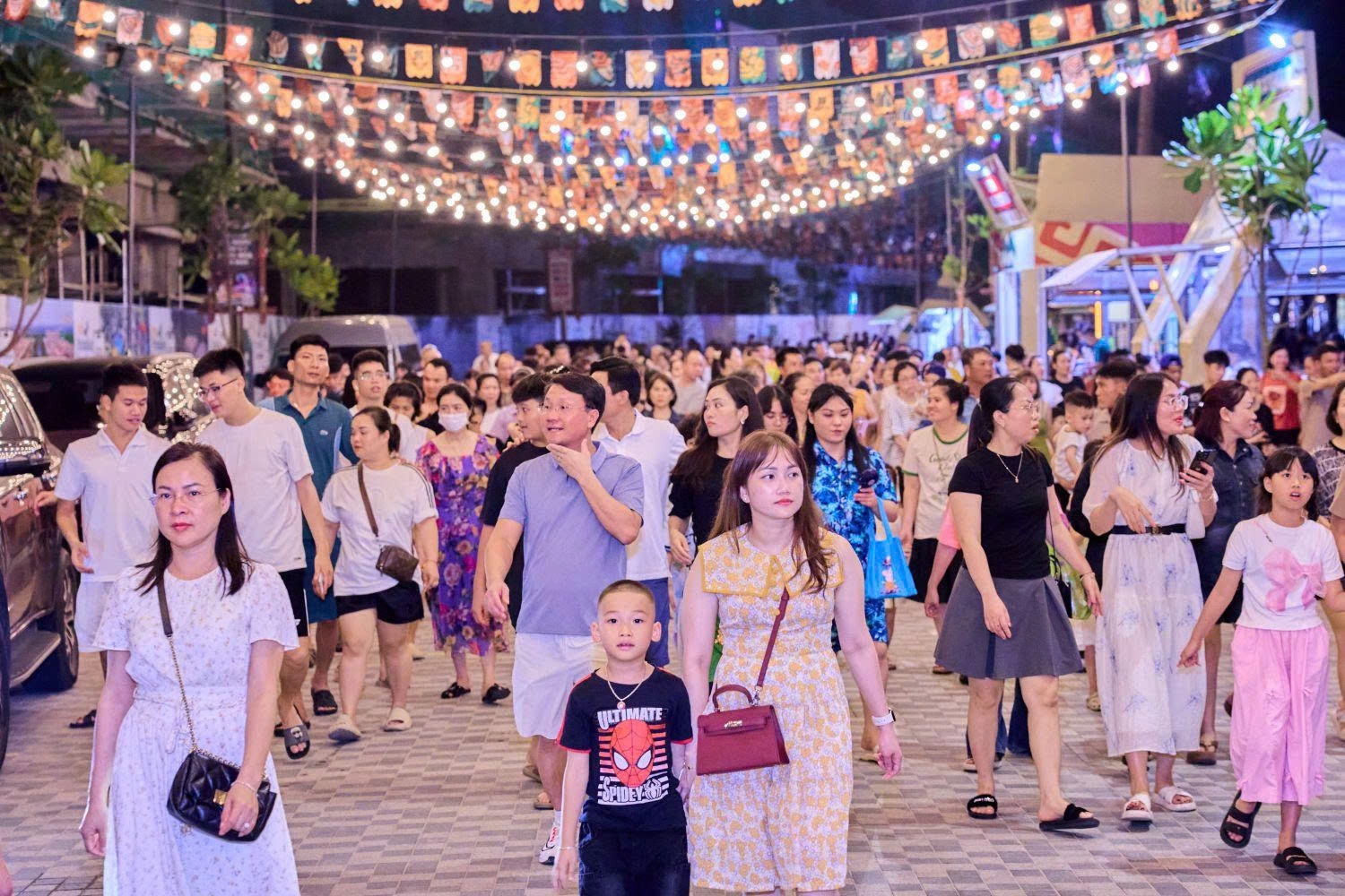 Sun Bavaria Cat Ba anh 1