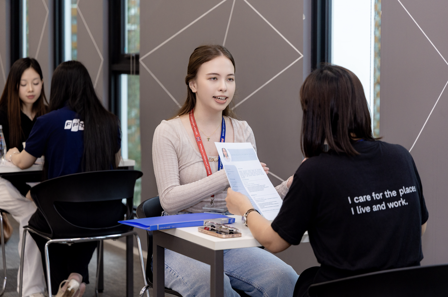 DH Anh Quoc Viet Nam anh 3