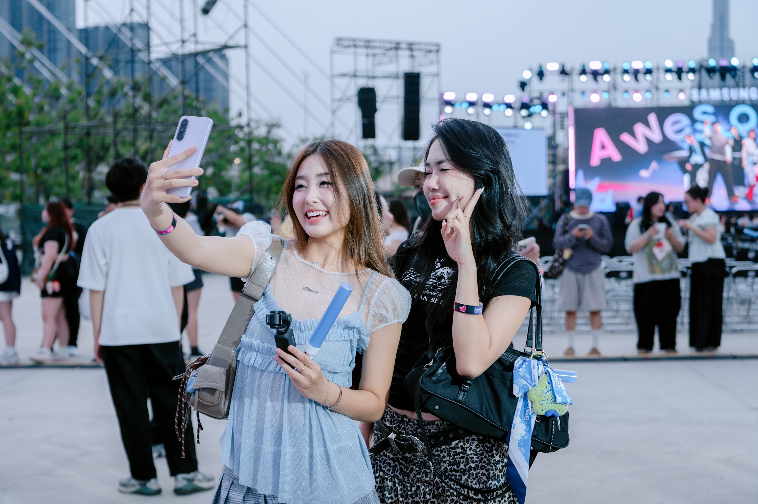 Awesome Vibe Station anh 1