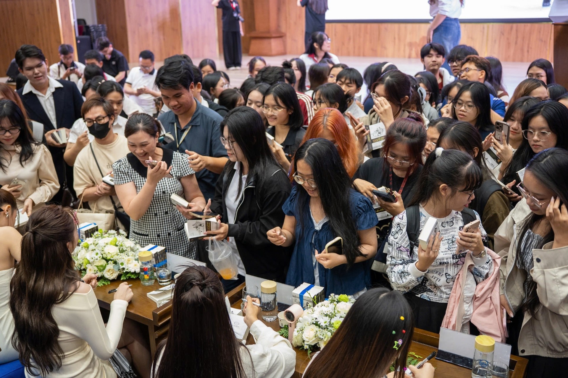 Hanh trinh Tu Trai Tim anh 6