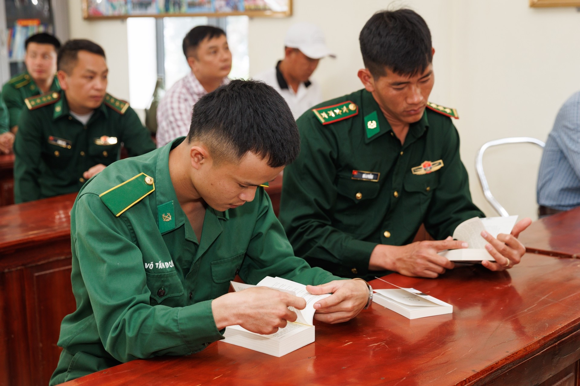 Hanh trinh Tu Trai Tim anh 28