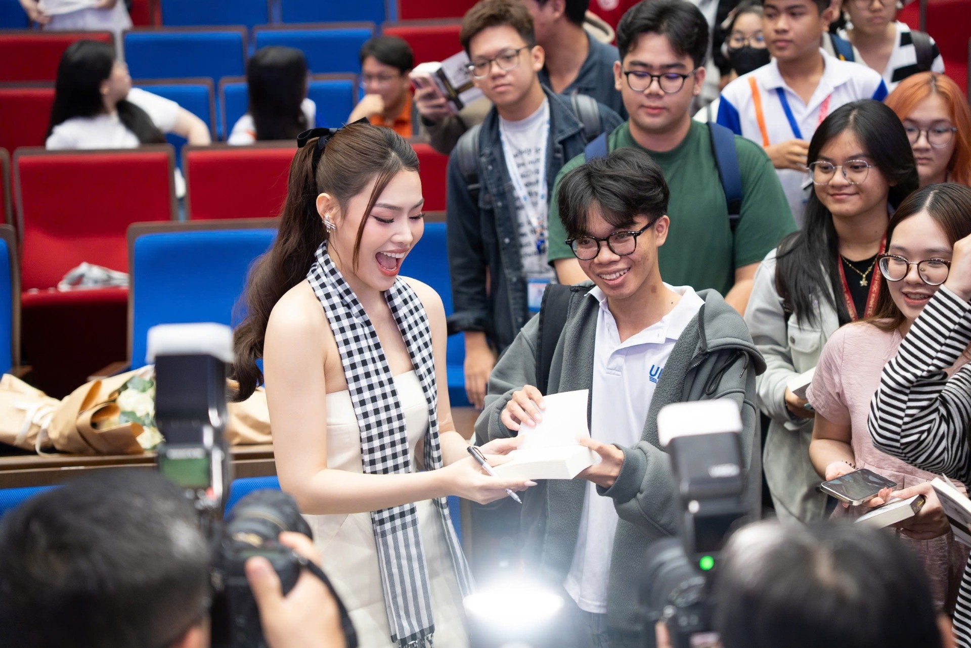 Hanh trinh Tu Trai Tim anh 7