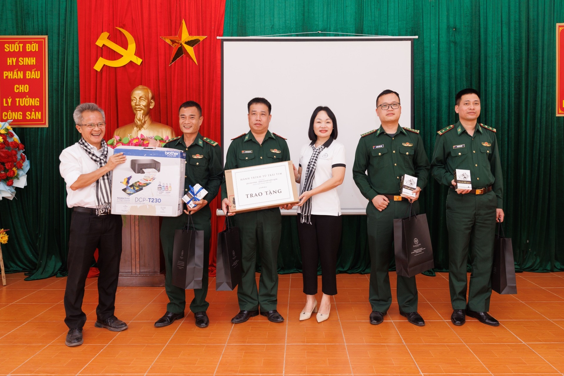 Hanh trinh Tu Trai Tim anh 27