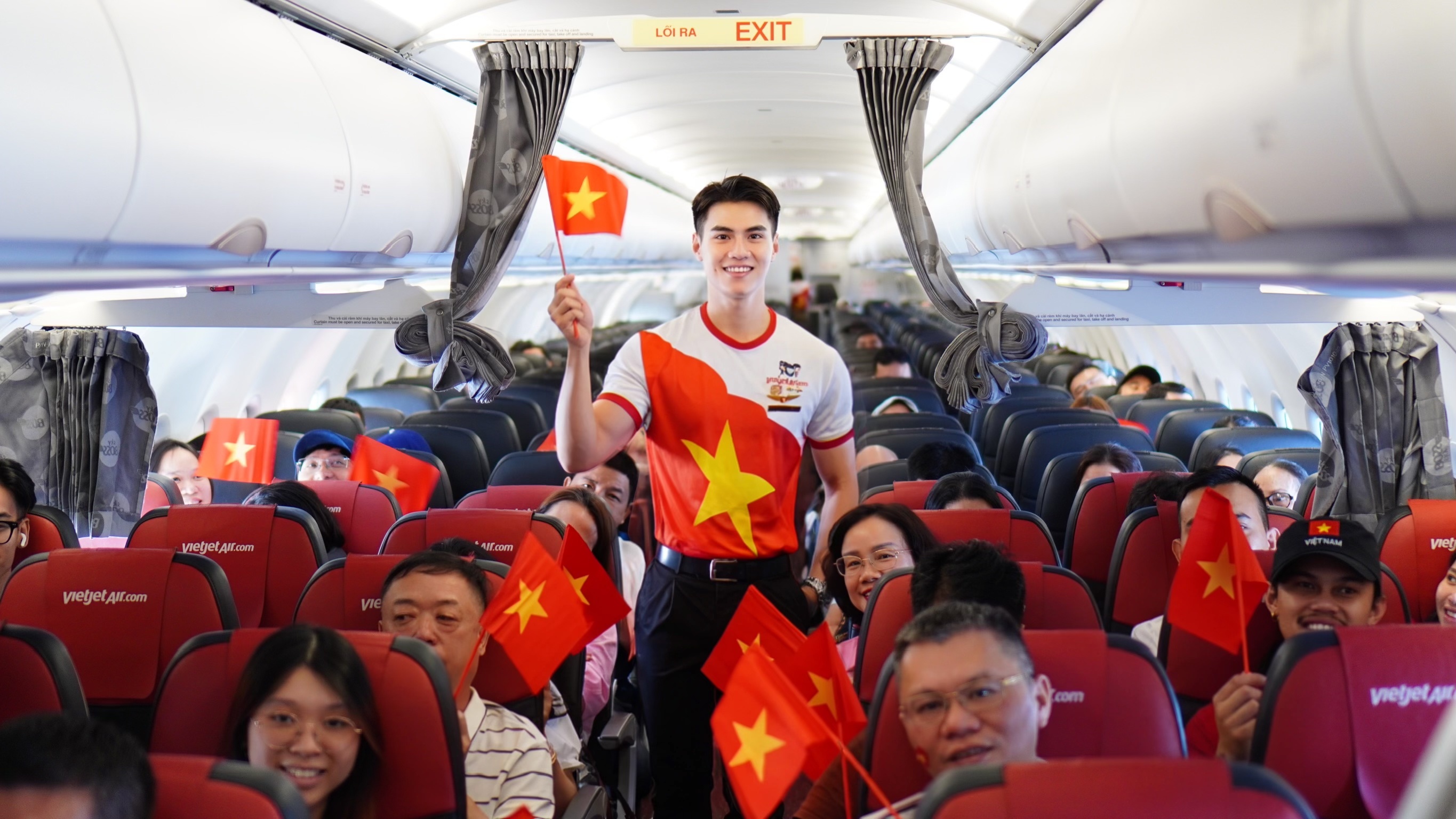 Vietjet anh 13