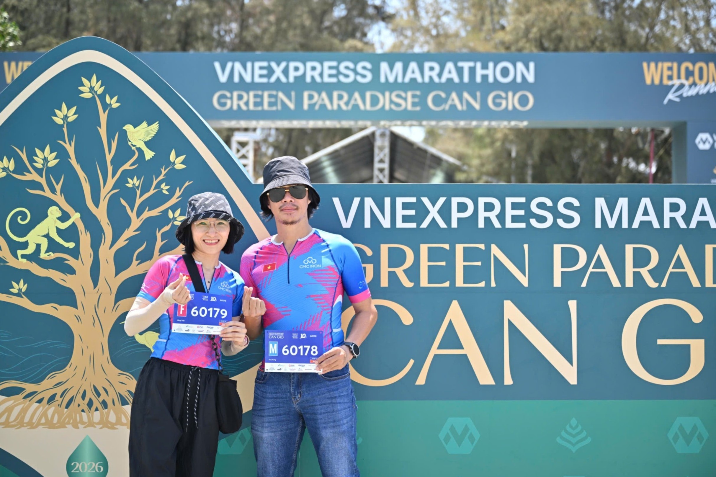 Ngay nhan BIB mo man khong khi le hoi truoc Green Marathon Can Gio hinh anh