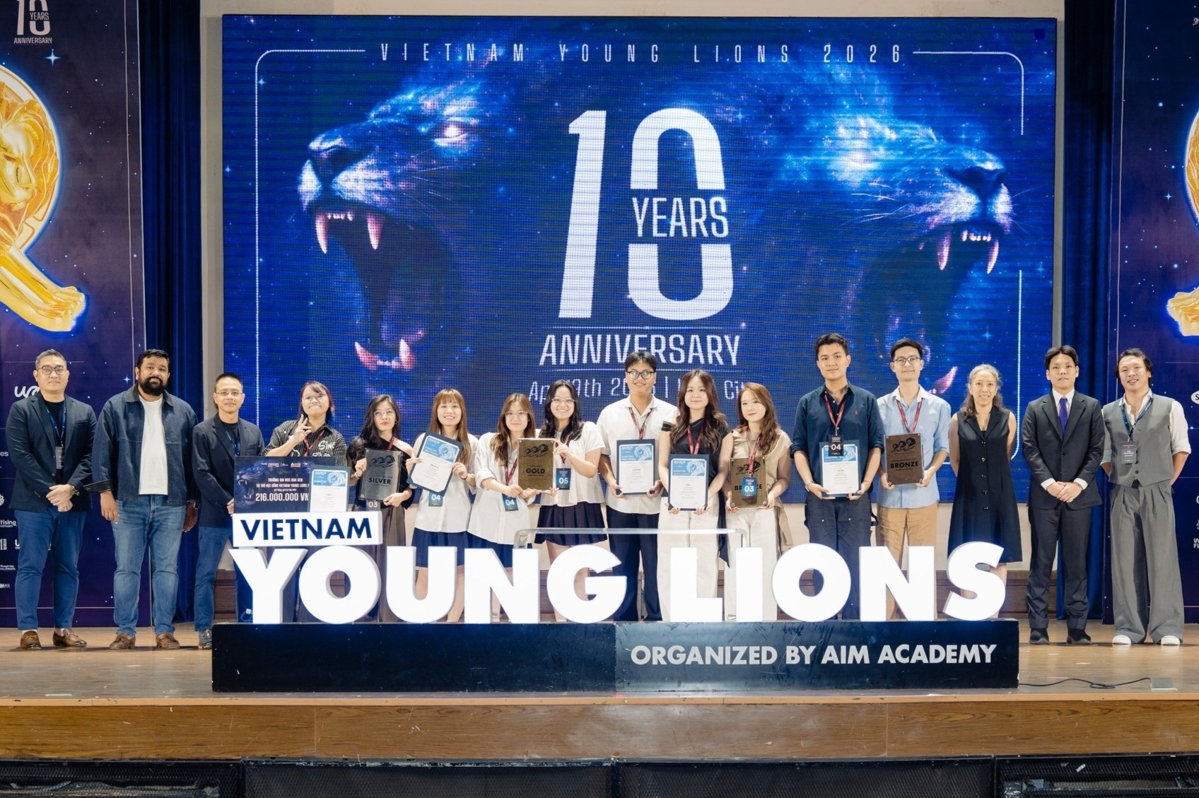 Upzi cung cac 'su tu tre' bung no cam xuc o Vietnam Young Lions 2026 hinh anh