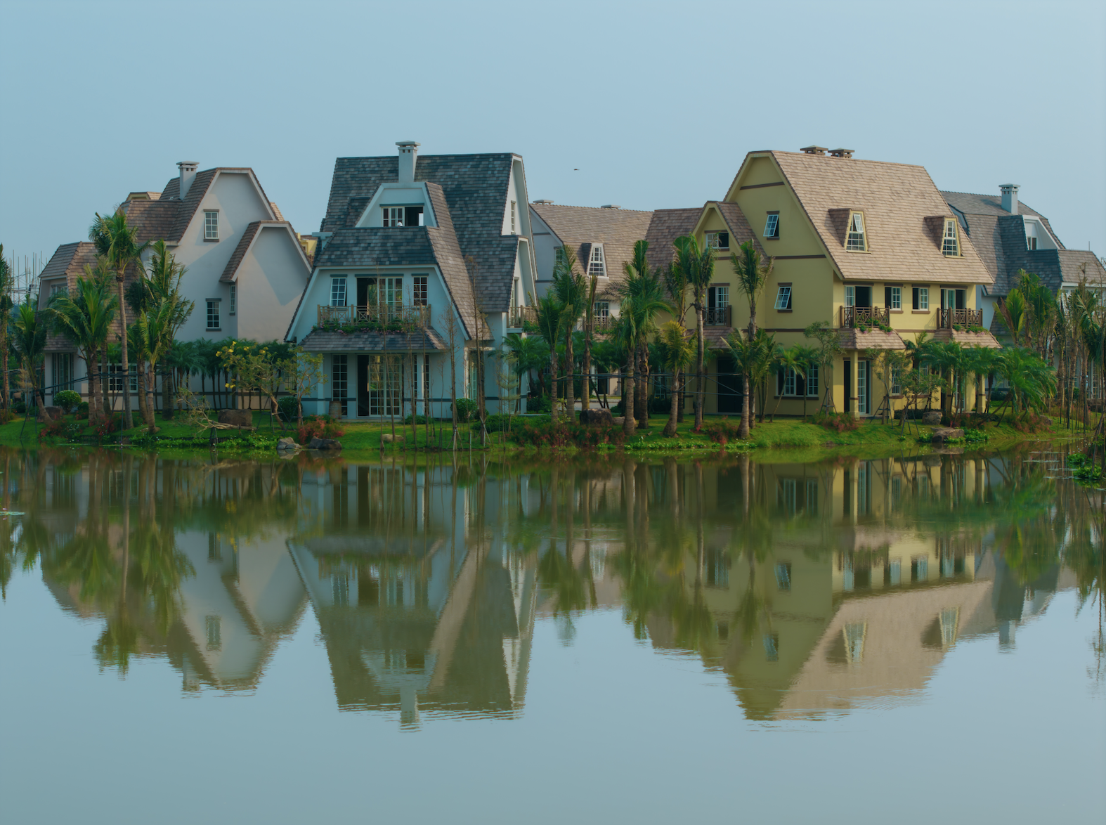 The Grand Island anh 1