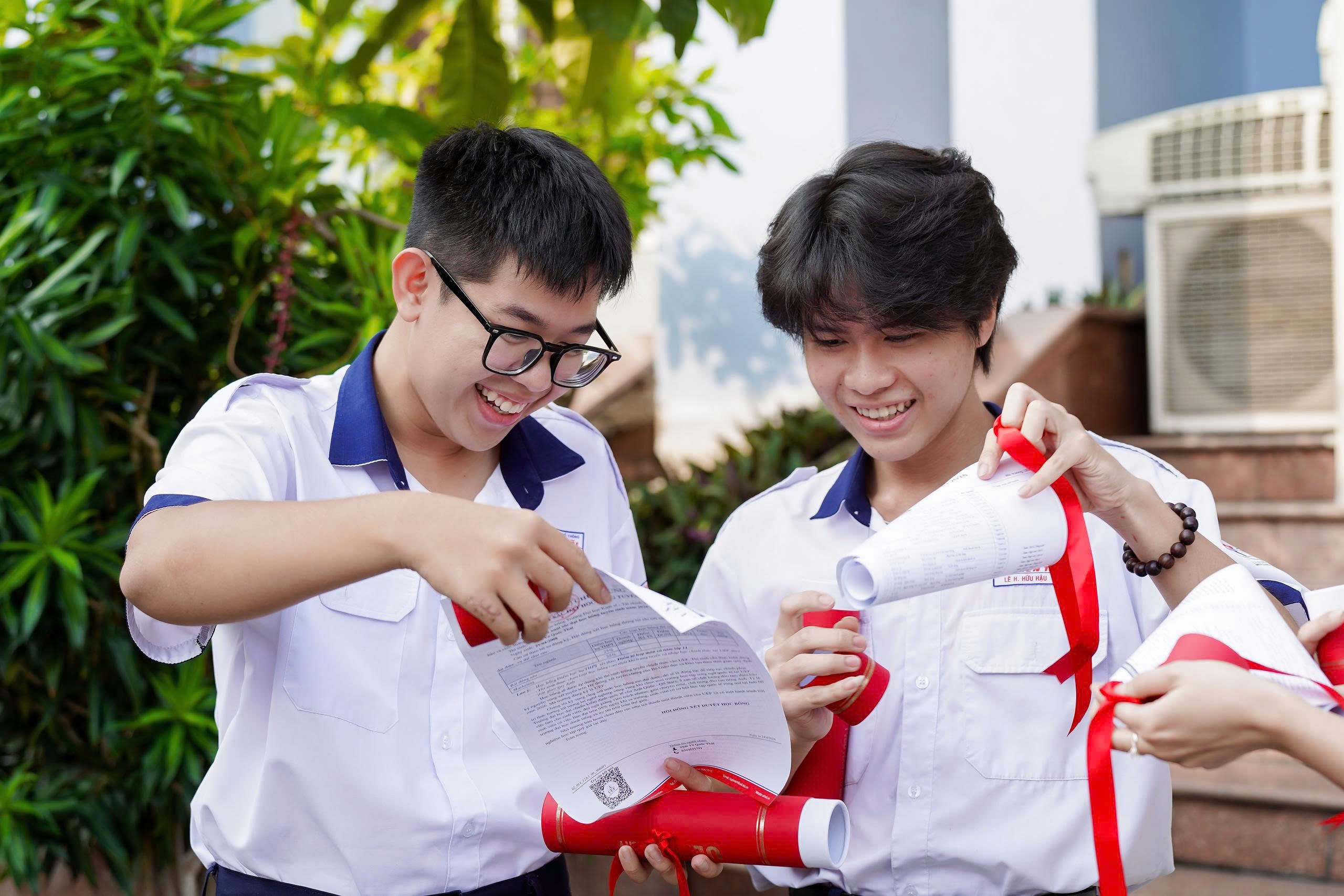 Ky thi THPT 2026 dong ky luc, si tu 2k8 ‘tung chieu’ ung pho hinh anh
