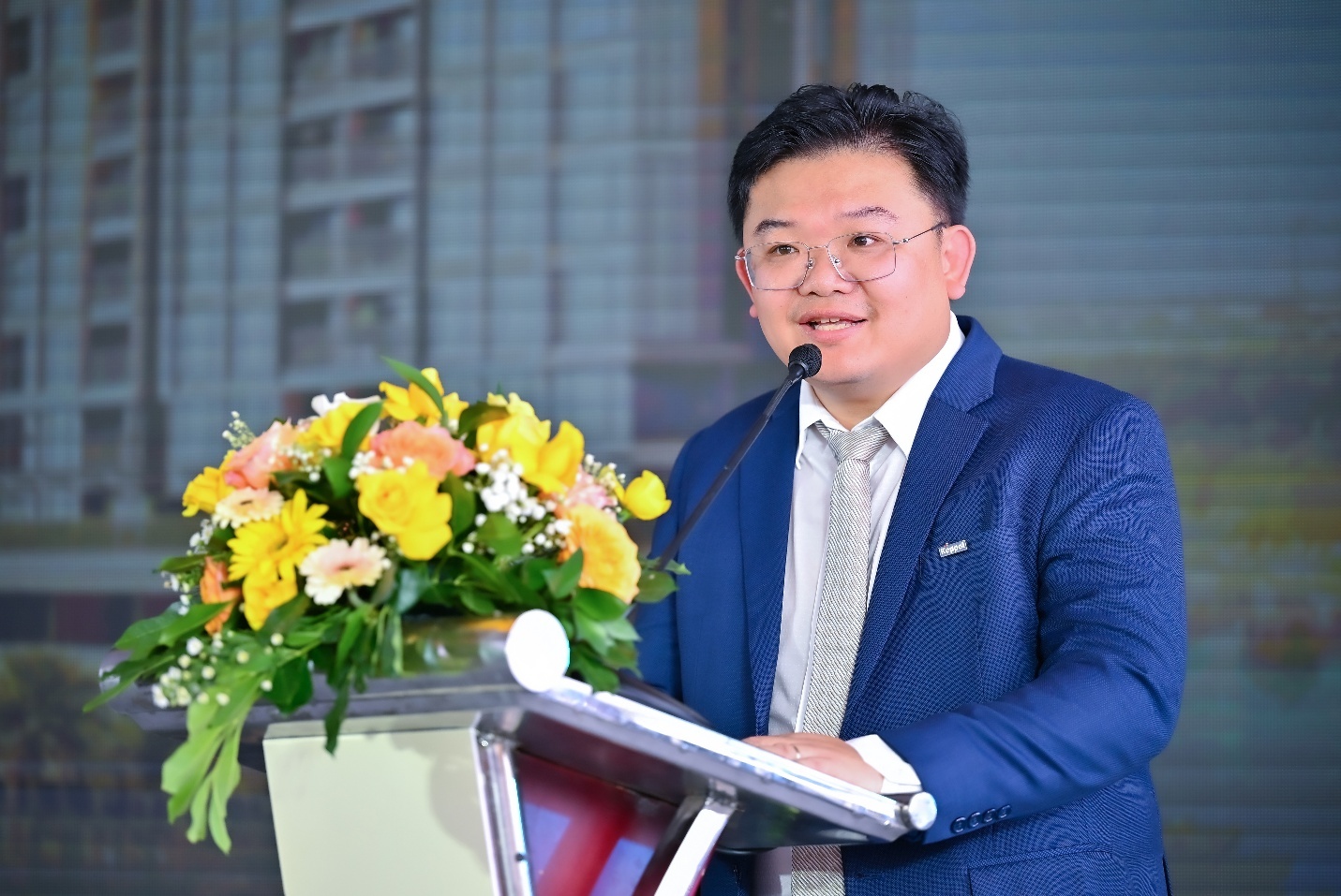 Celesta Gold anh 4
