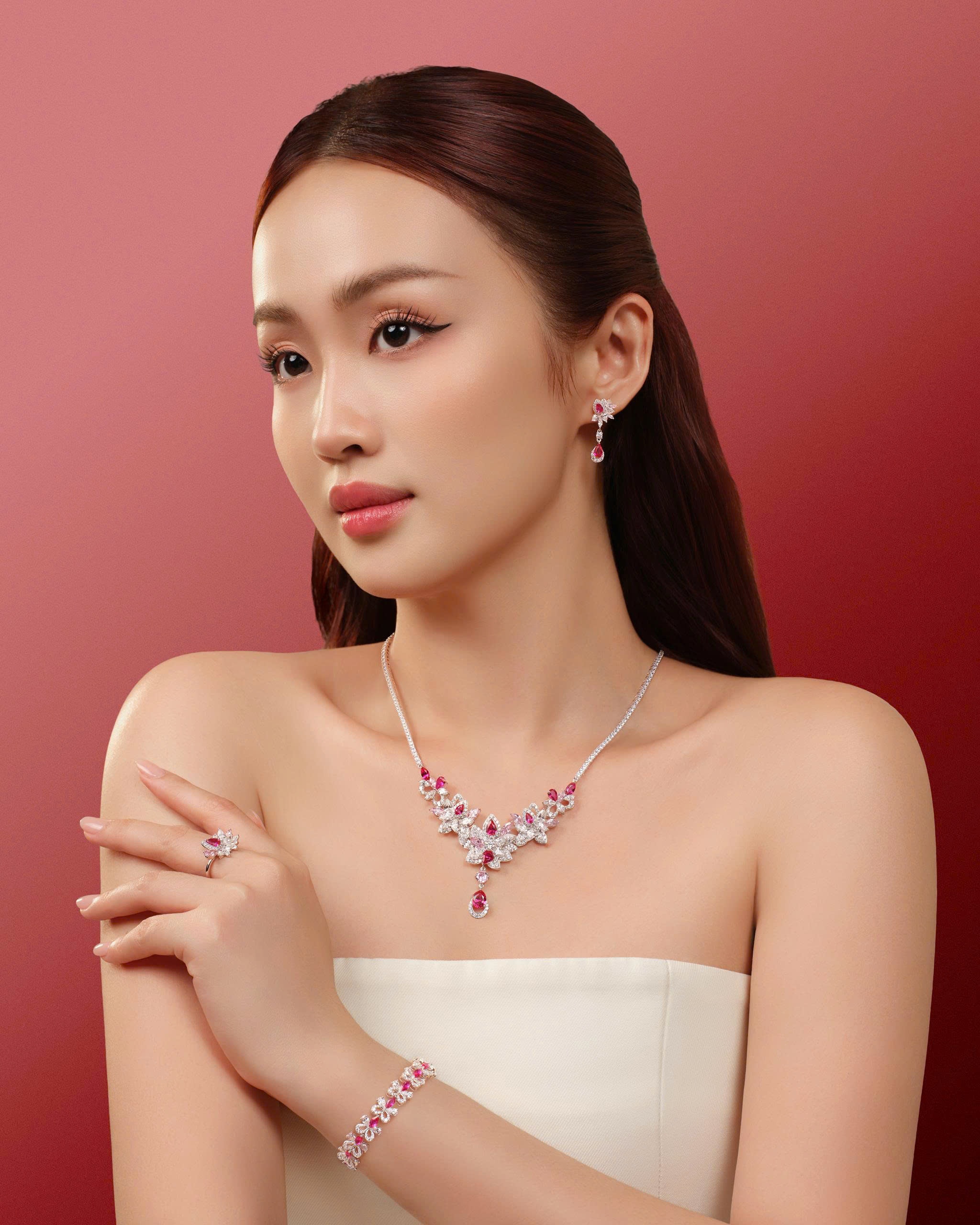 Ngoc Tham Jewelry anh 4
