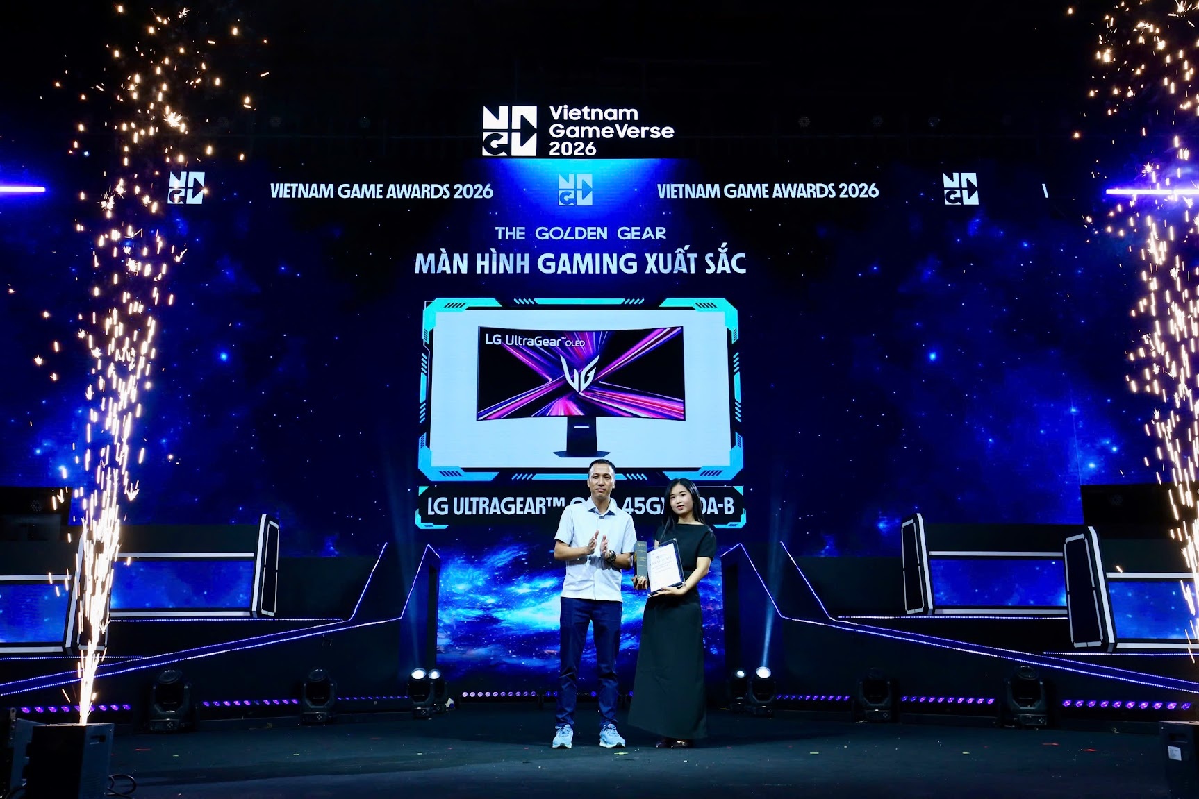 Man hinh LG OLED Gaming 5K2K duoc vinh danh o Vietnam Game Awards 2026 hinh anh
