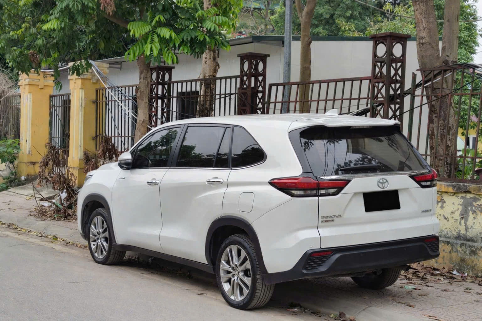 Toyota anh 5