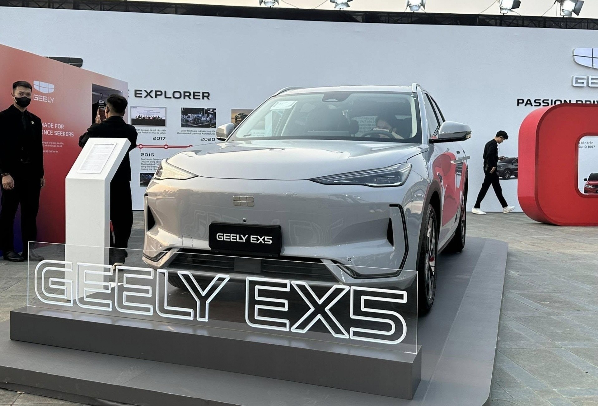 Geely EX5 dinh hinh trai nghiem xe nang luong moi tai Viet Nam hinh anh
