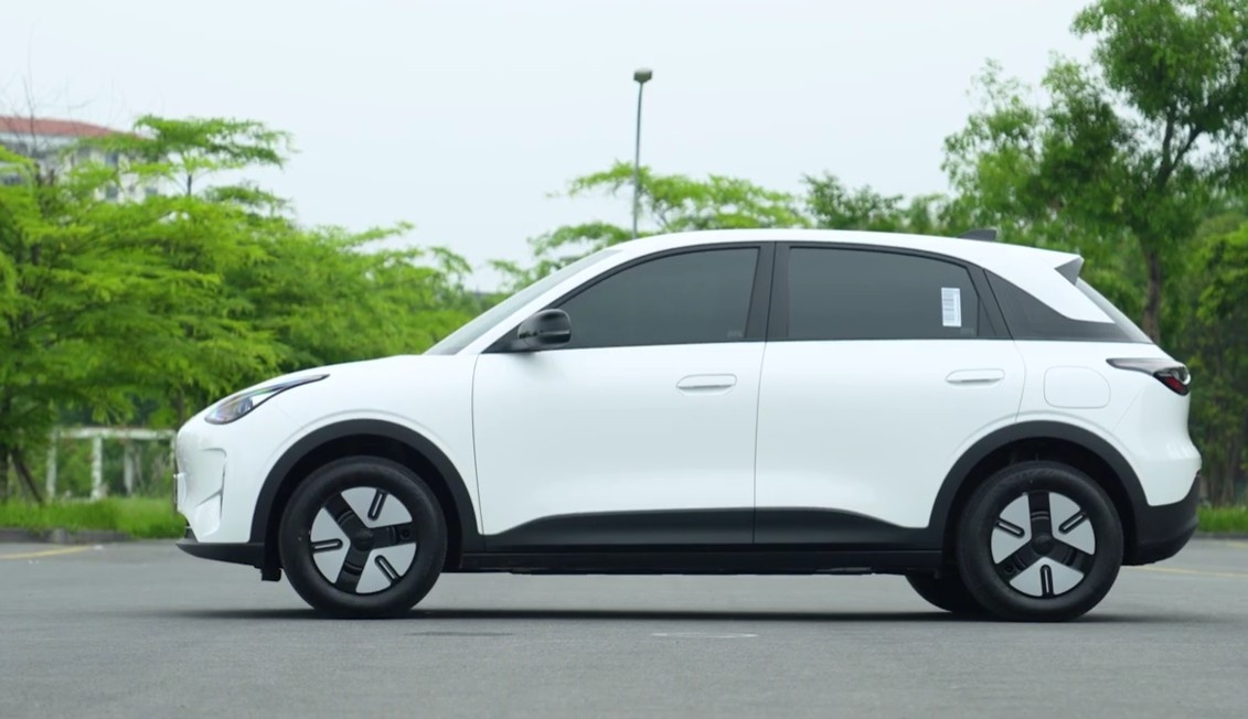 Geely EX5 anh 2