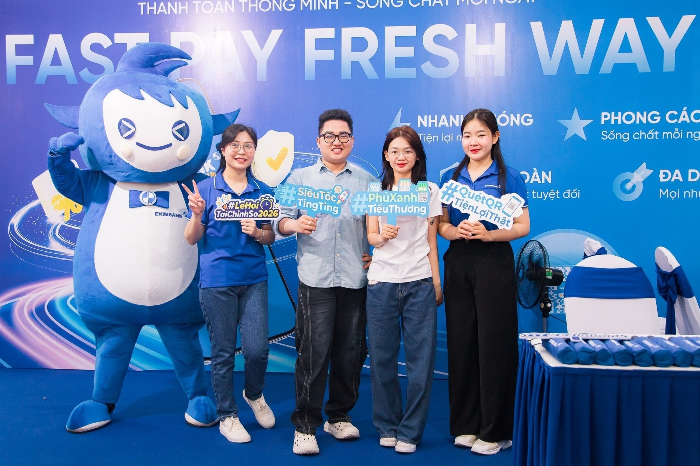 Eximbank day manh giai phap cho ho kinh doanh tai Ngay tai chinh so hinh anh