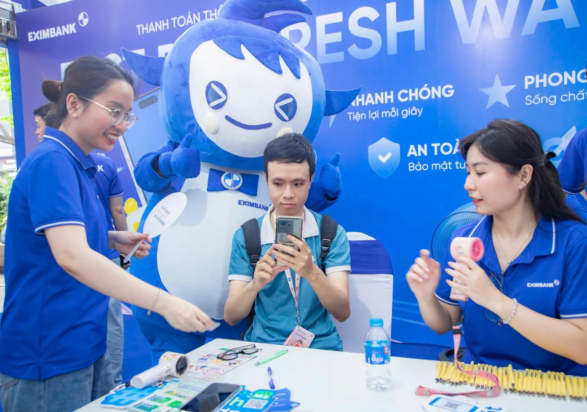 Eximbank EBiz anh 2