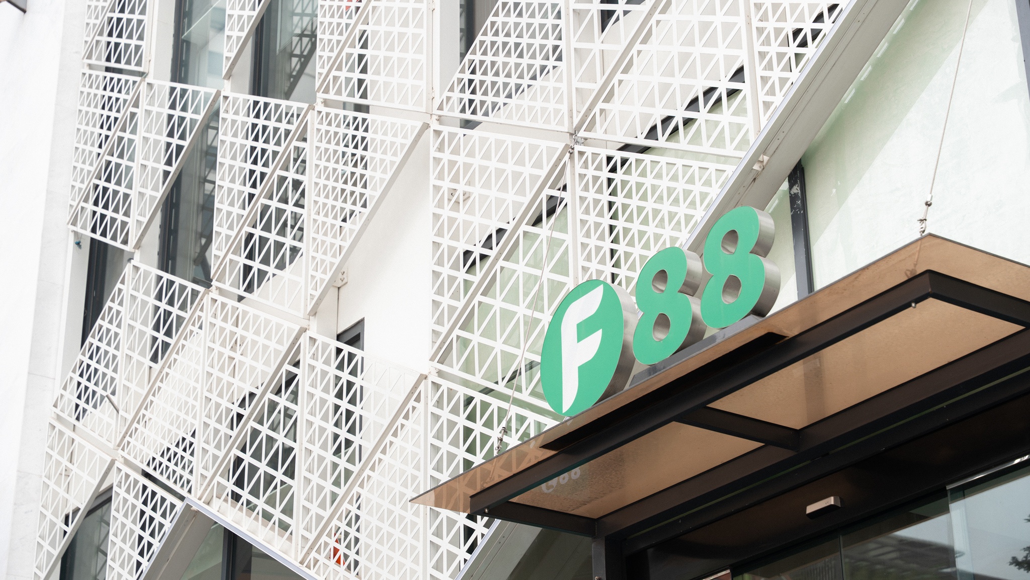 F88 anh 1