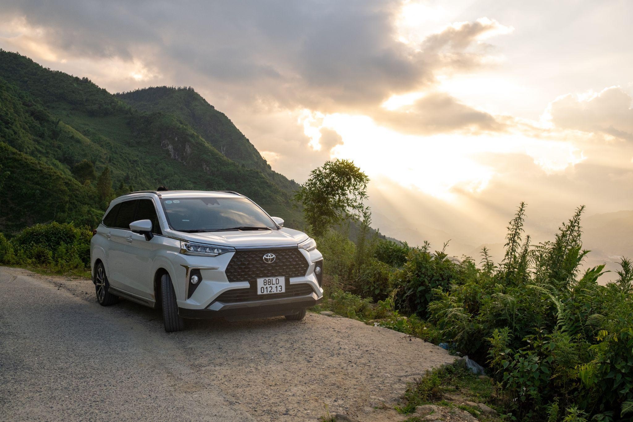 Toyota Veloz Cross anh 1