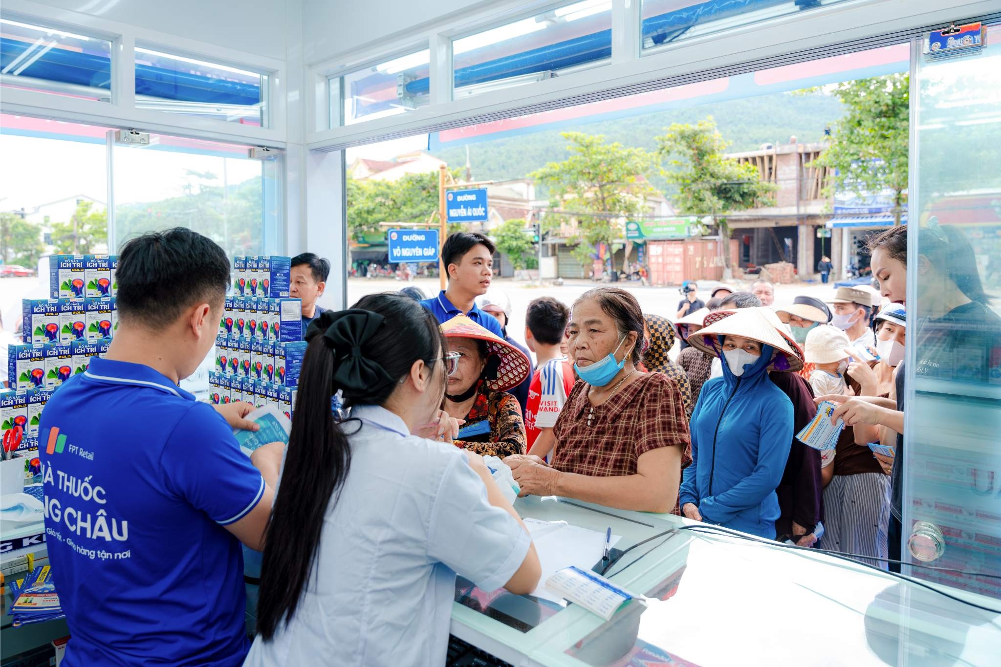 Long Chau anh 3