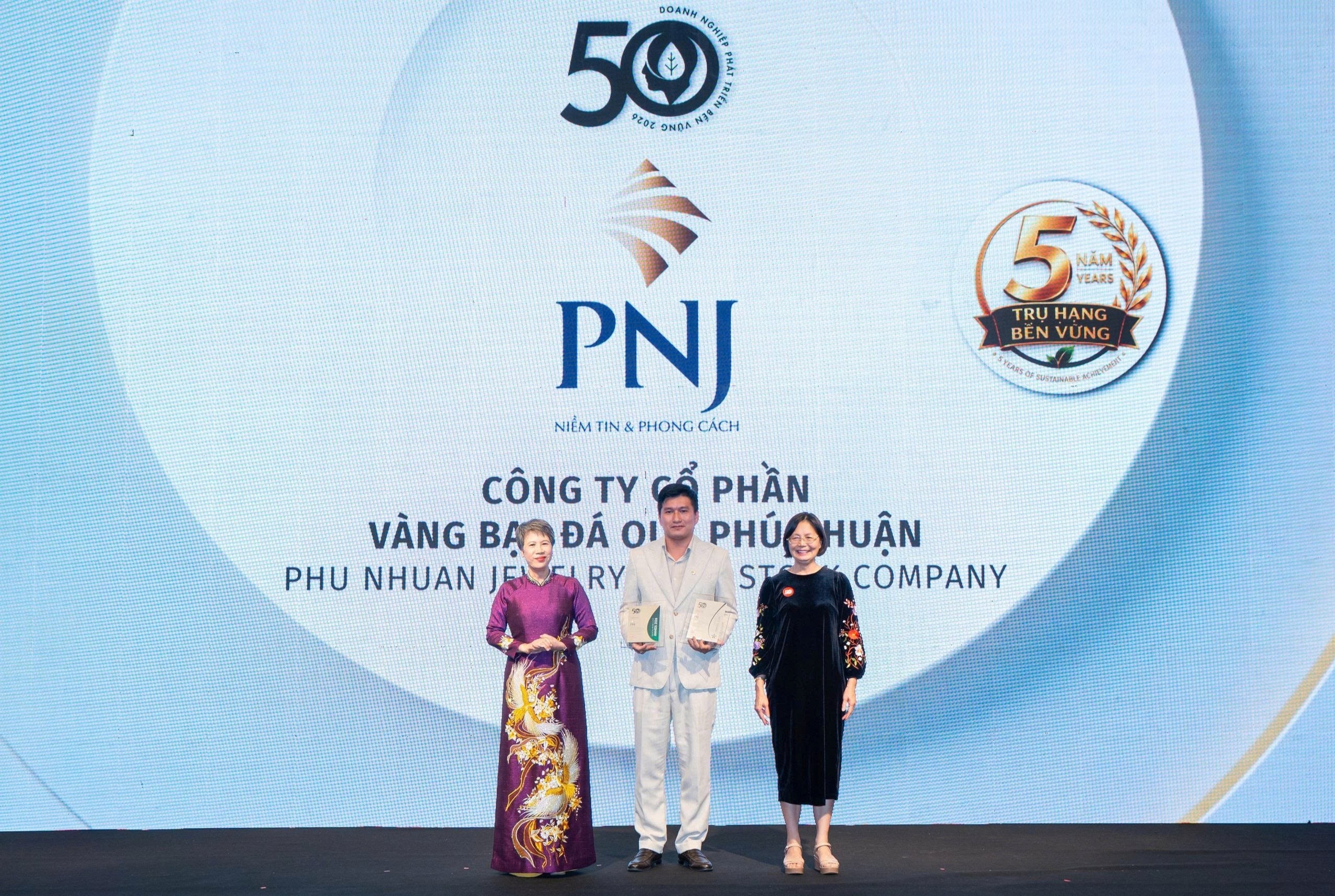 PNJ duoc vinh danh ‘Lanh dao tam nhin xanh 2026’ hinh anh