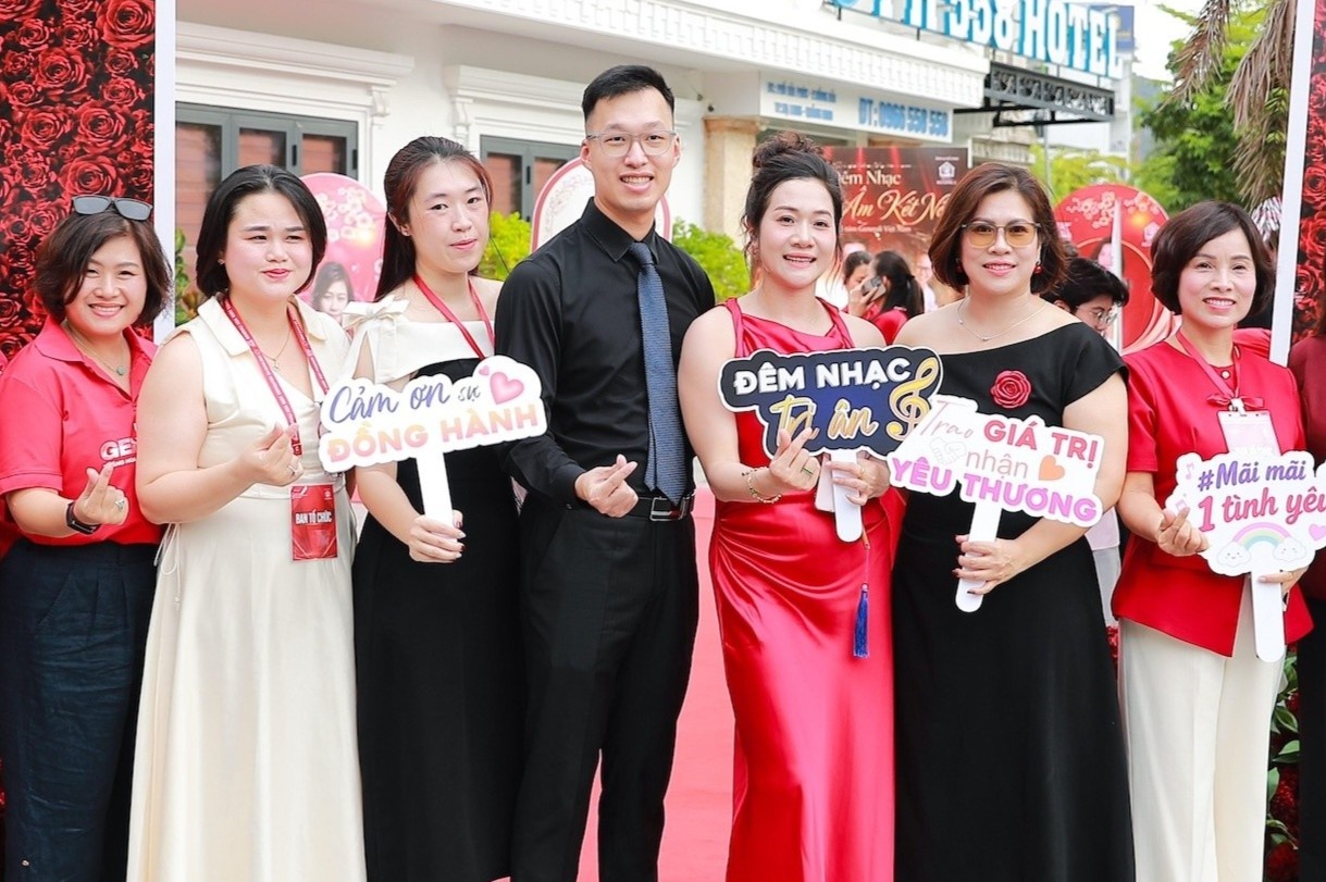 Chuyến xe Generali 'Hành trình kết nối trăm điểm tin cậy' đến miền Bắc
