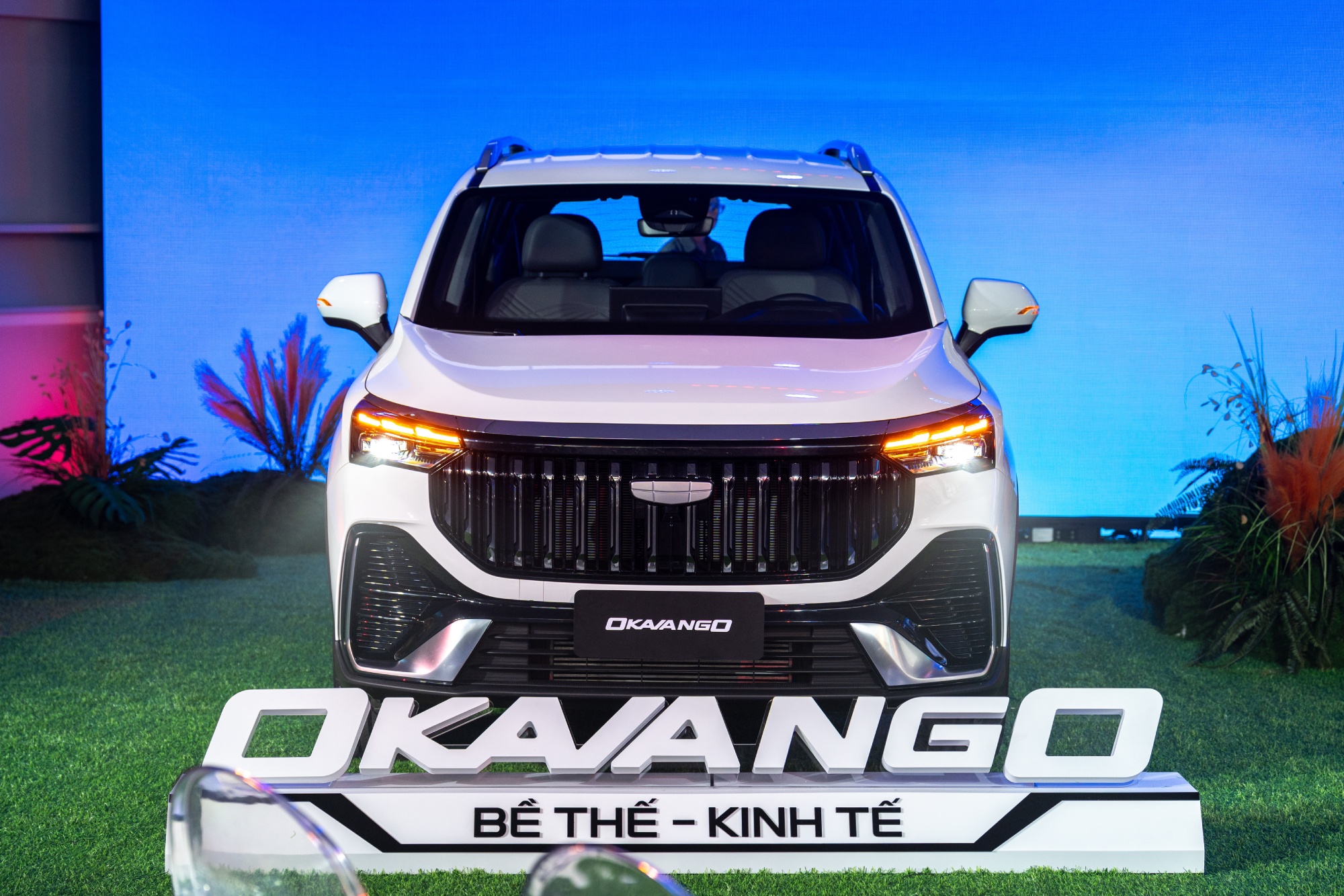 'Di cung Geely' mo khong gian trai nghiem xe tai TTTM va 13 tinh thanh hinh anh