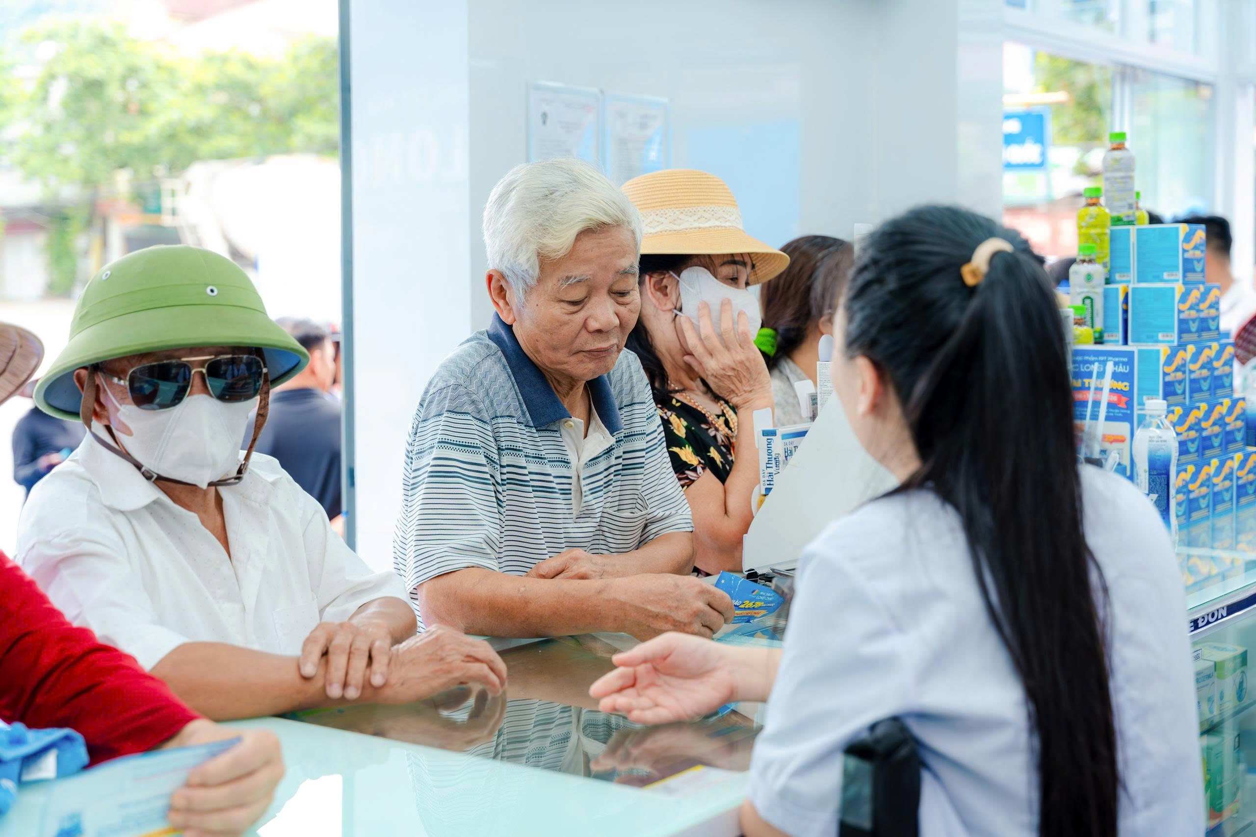 Long Chau anh 1
