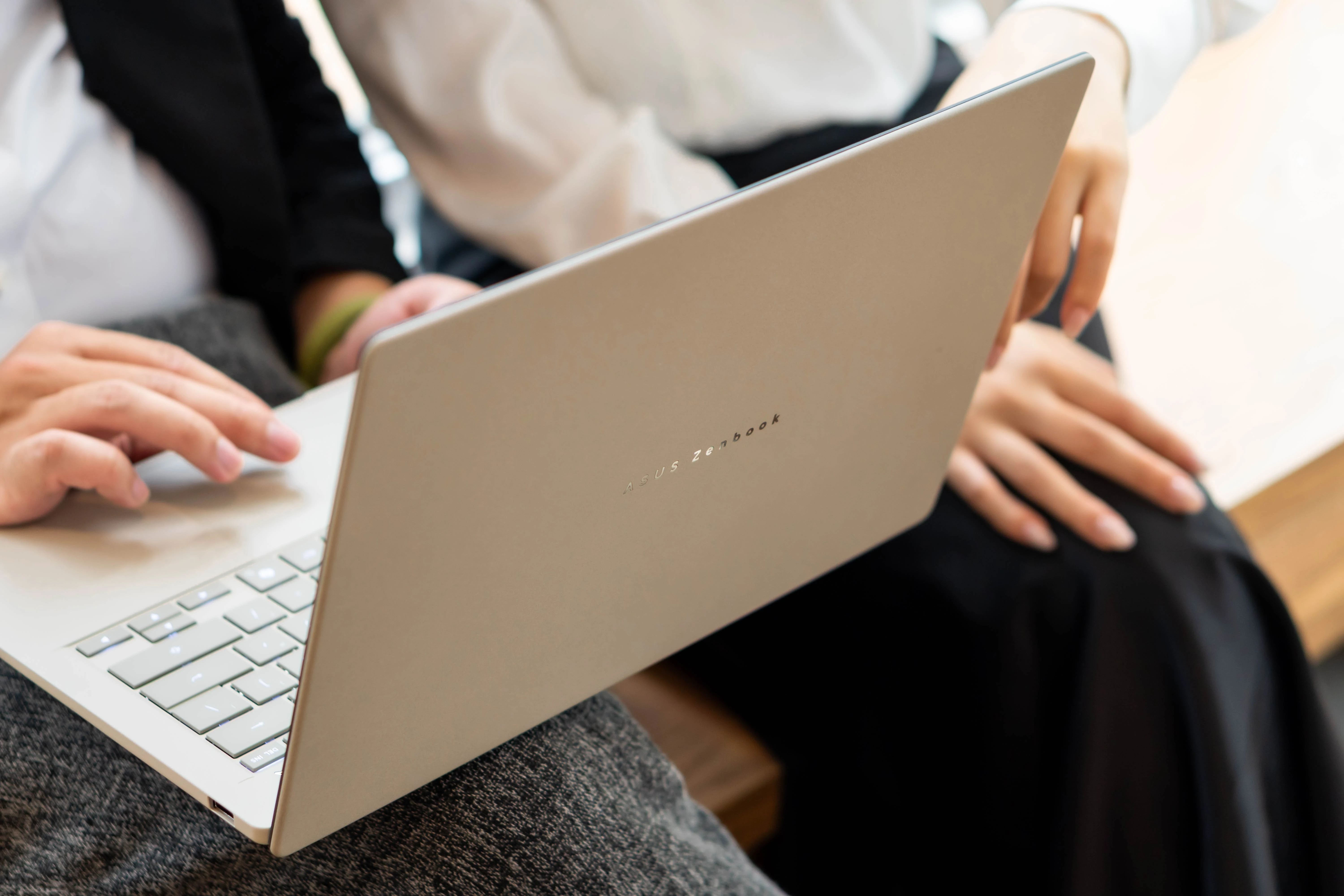 Zenbook A14 anh 5