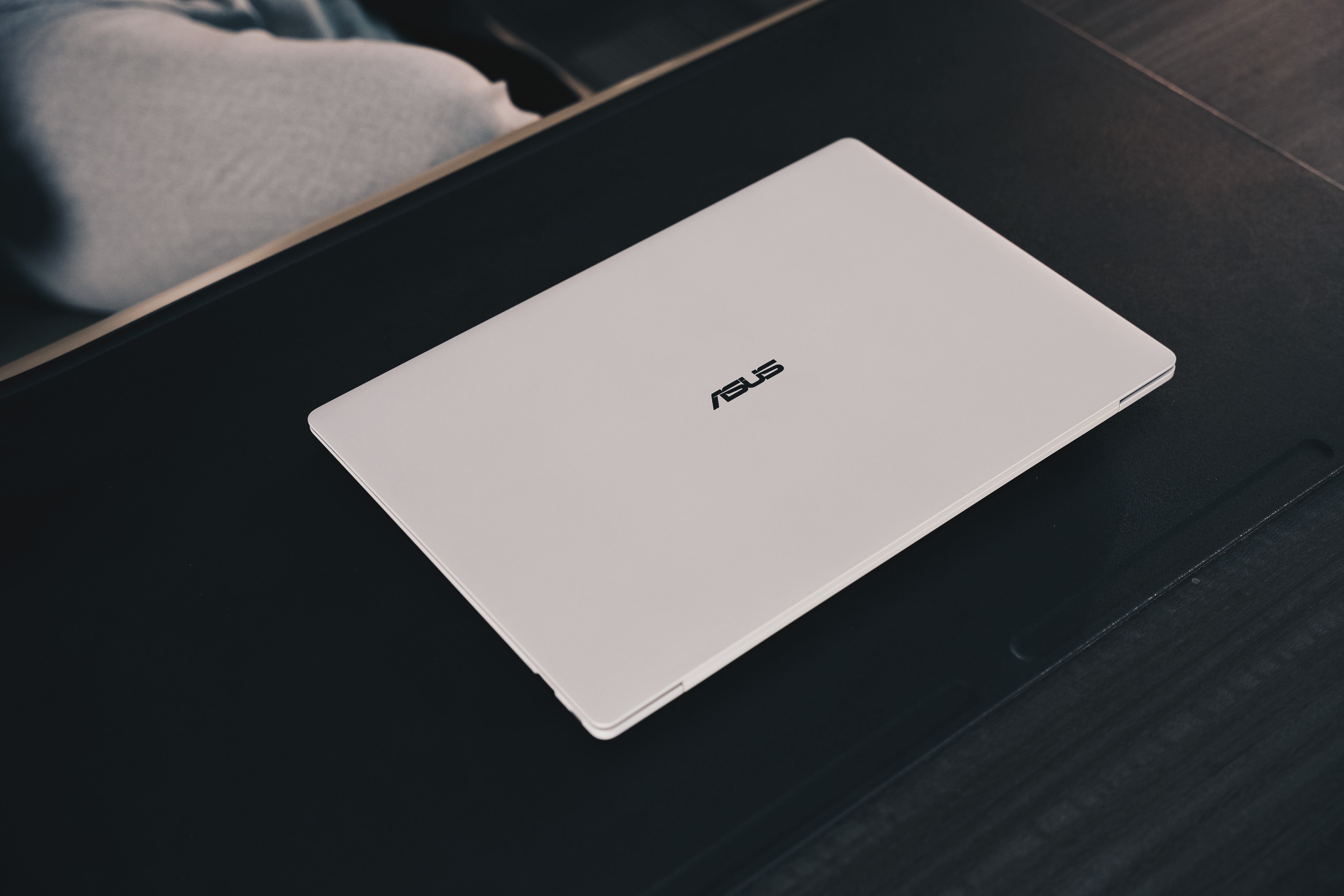 Dinh nghia lai chuan muc laptop doanh nghiep cao cap hinh anh