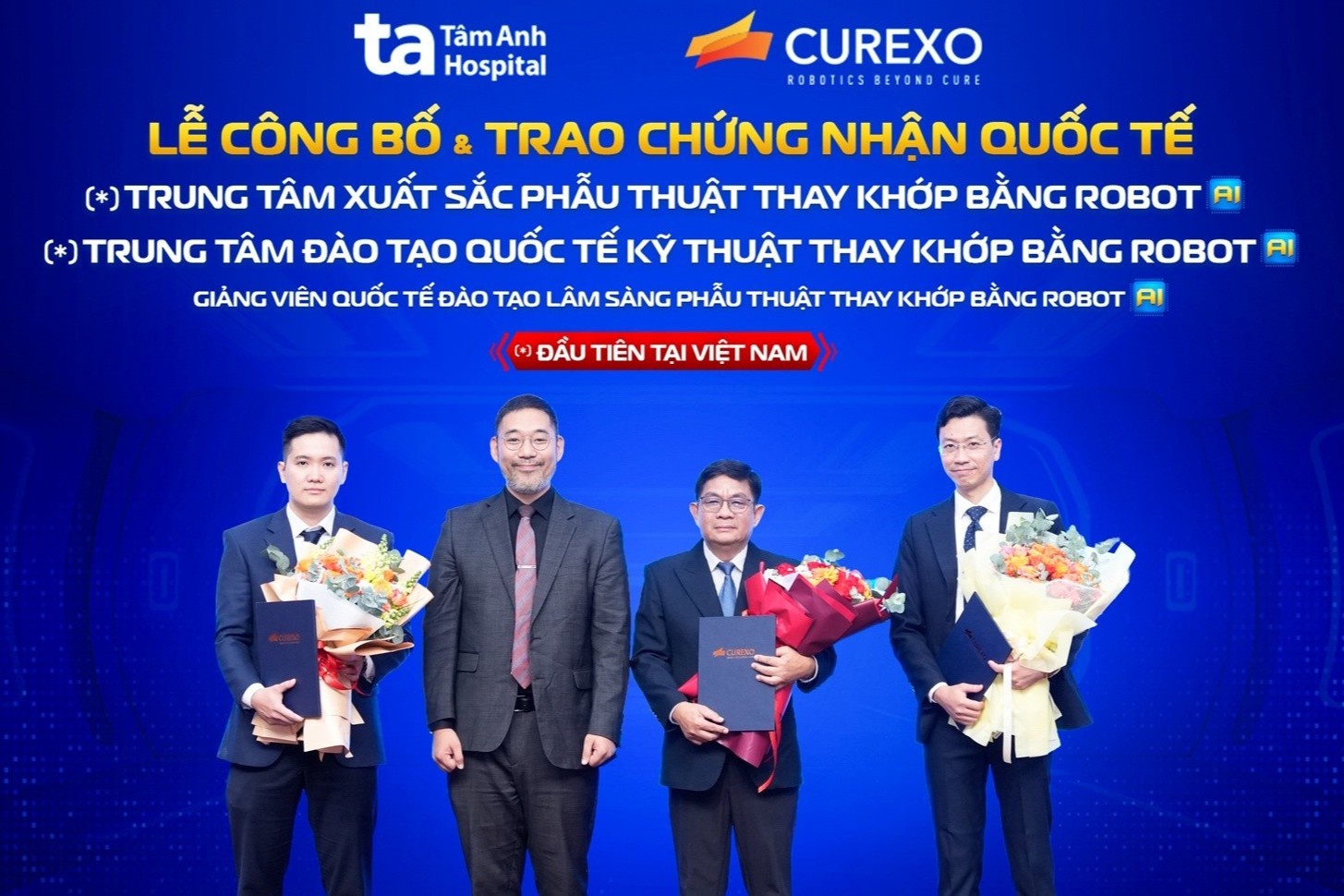 Việt Nam lần đầu có trung tâm quốc tế xuất sắc thay khớp bằng robot AI