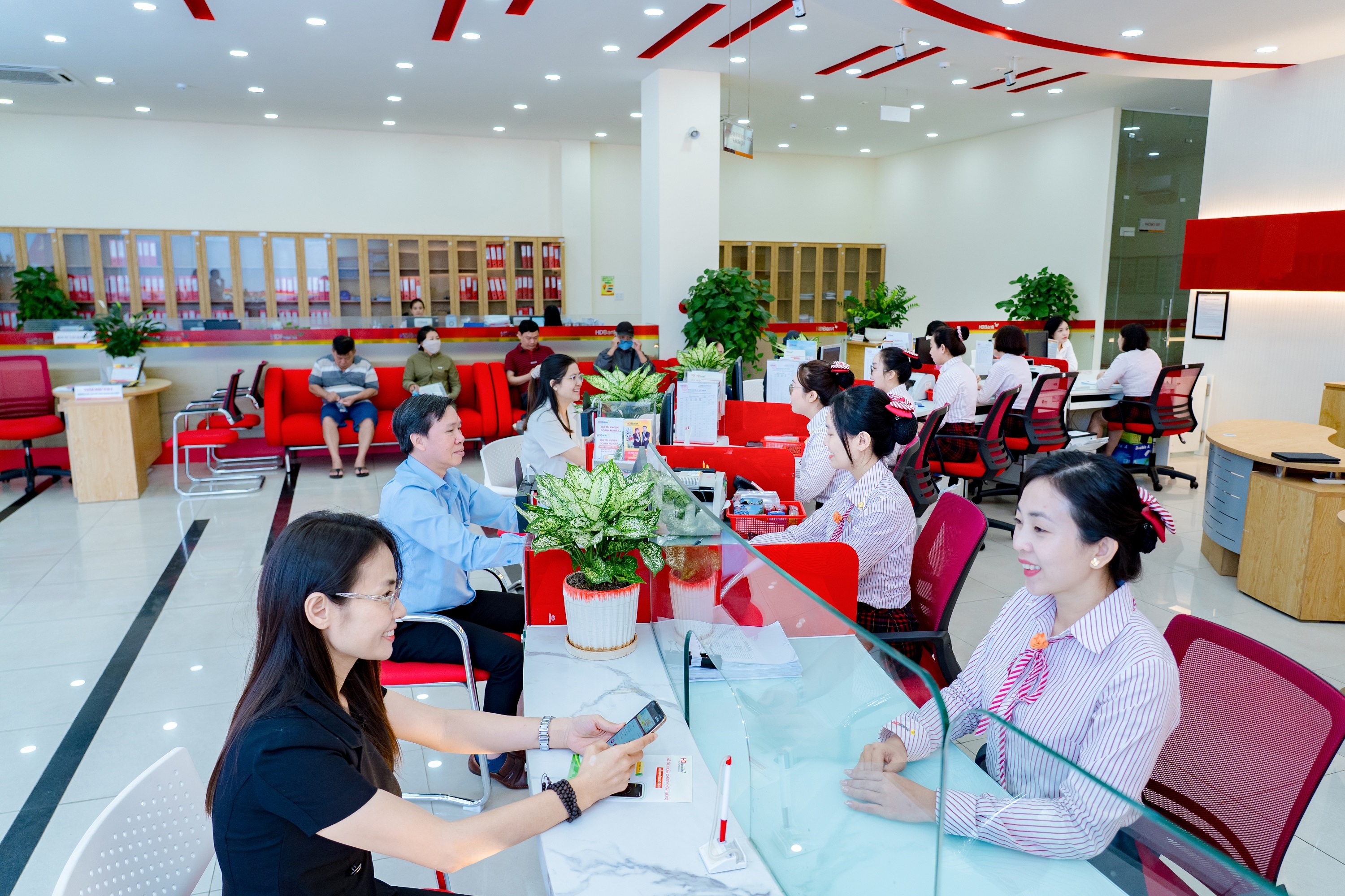 Khach hang HDBank trung so tiet kiem va chuyen du lich Han Quoc hinh anh