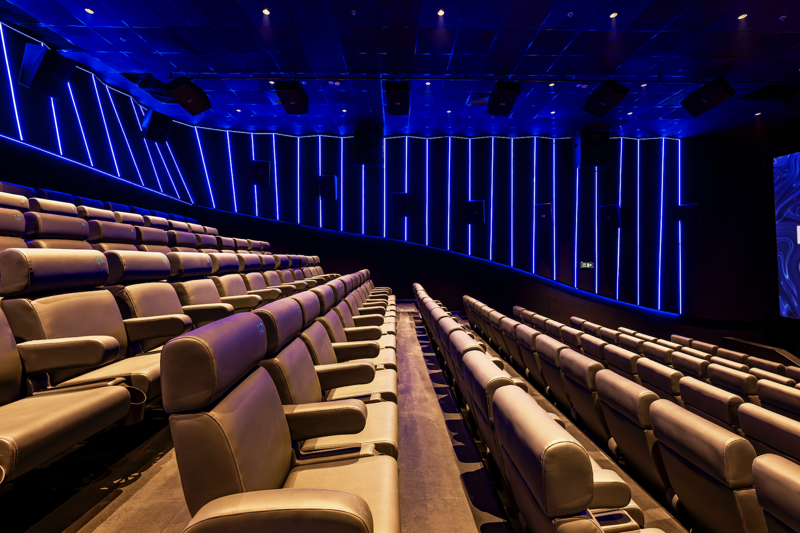 Galaxy CineX Aeon Mall anh 6