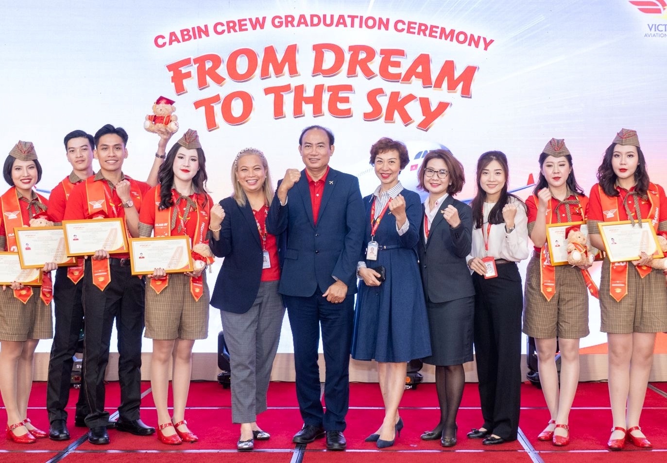 Nhung 'dai su bau troi' Vietjet san sang chinh phuc hanh trinh moi hinh anh