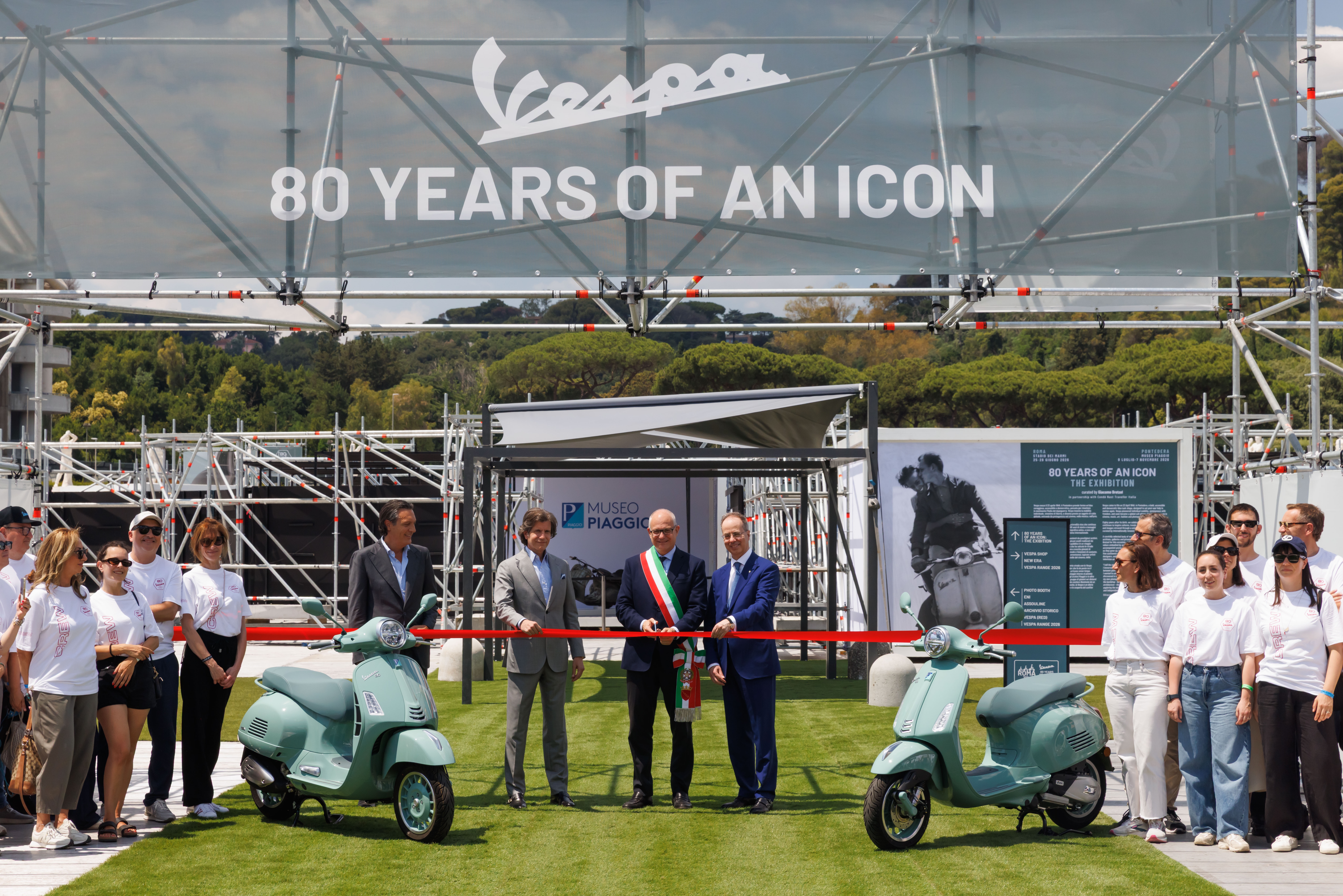 Vespa Roma 2026 anh 1