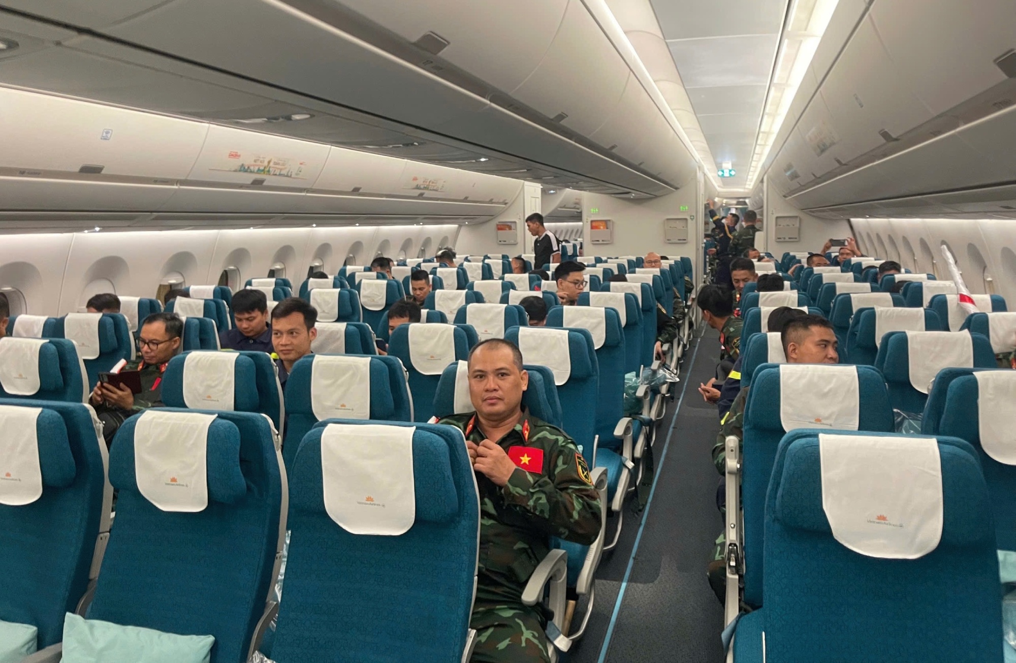 Vietnam Airlines anh 2