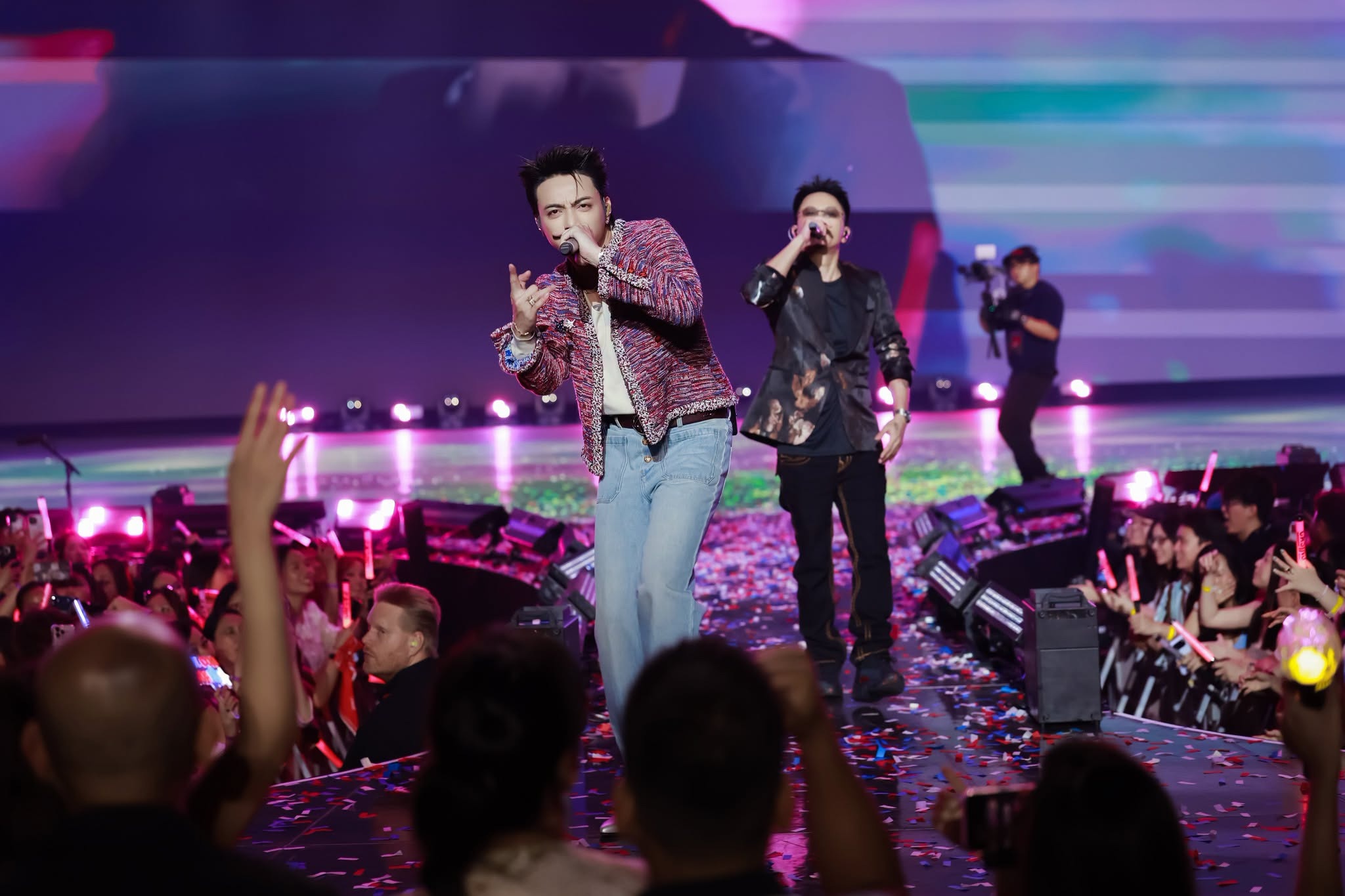 Binz, Soobin và dàn sao SpaceSpeakers đem 'siêu concert' đến Las Vegas