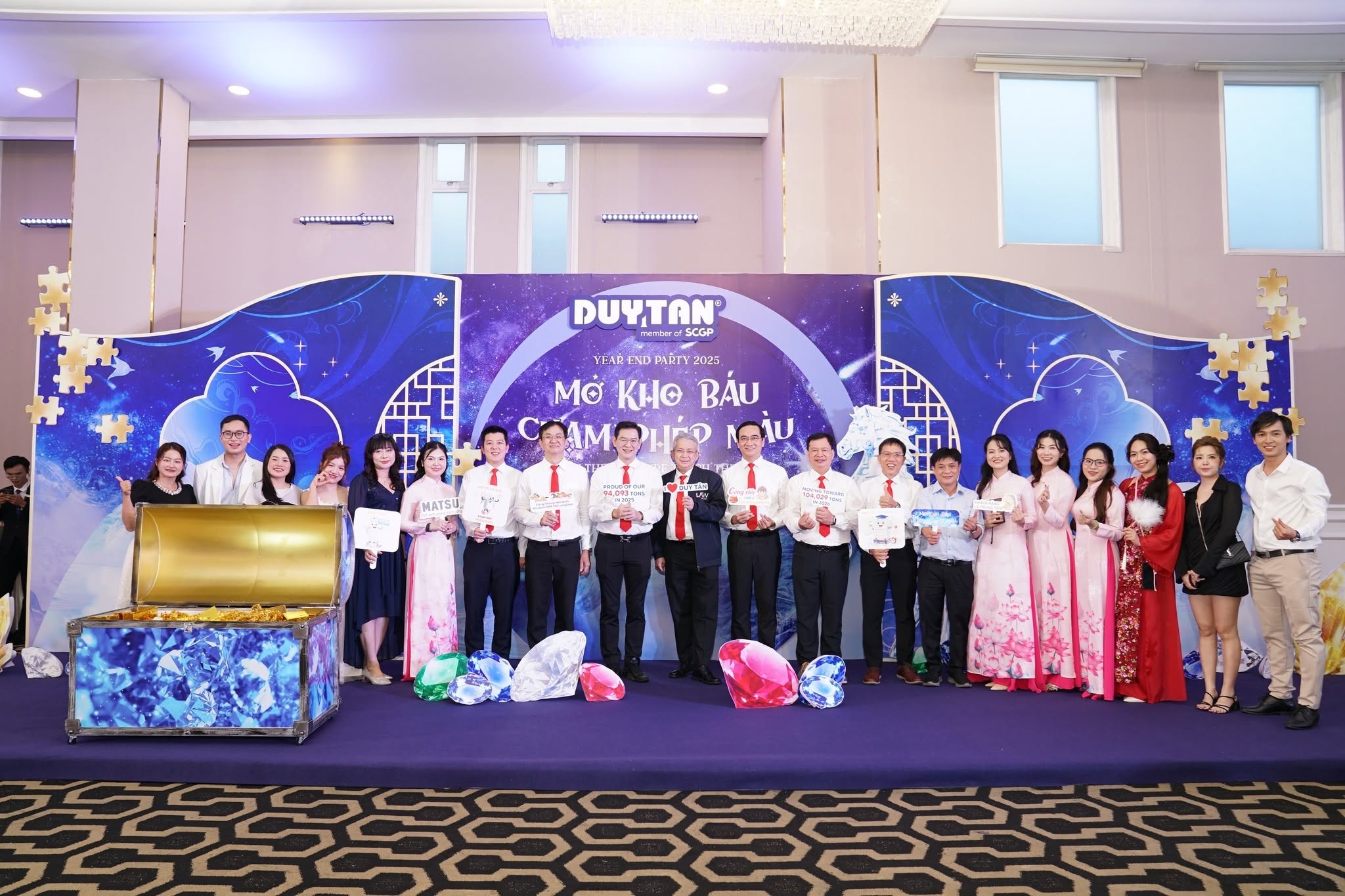 Duy T&acirc;n ảnh 11