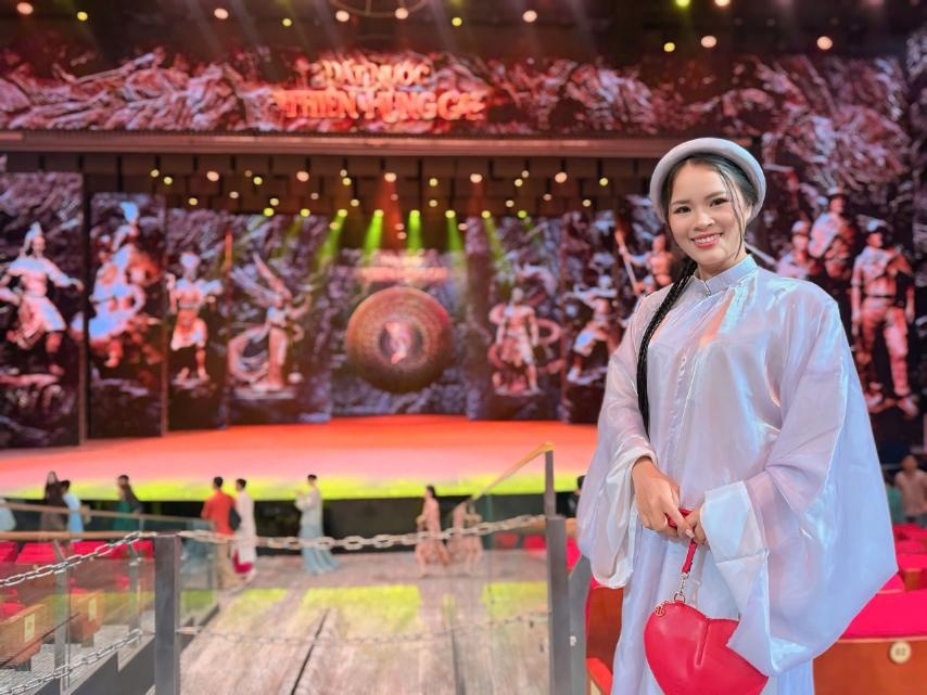 Đất nước thi&ecirc;n h&ugrave;ng ca ảnh 2