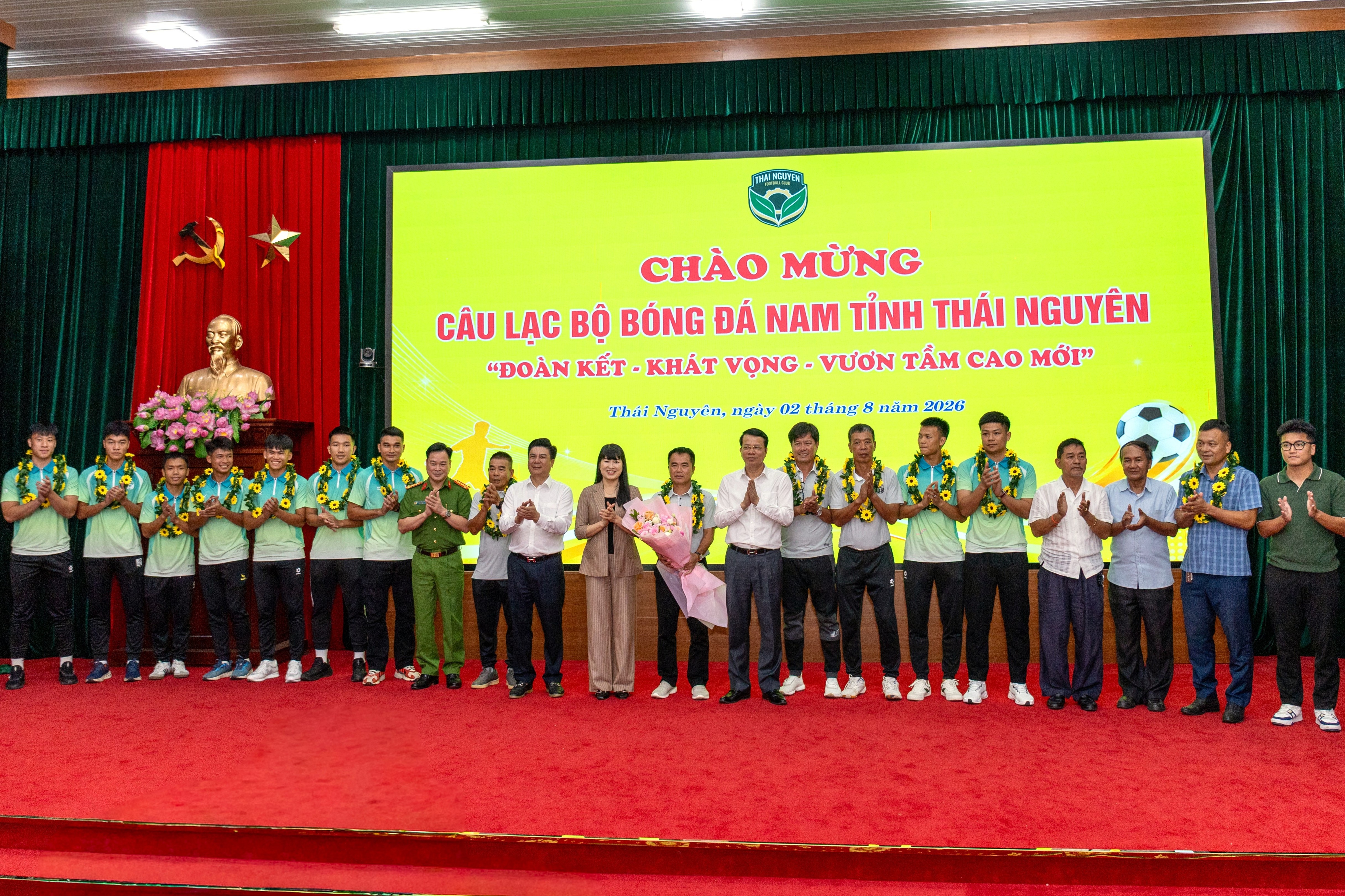 Th&aacute;i Nguy&ecirc;n FC ảnh 1