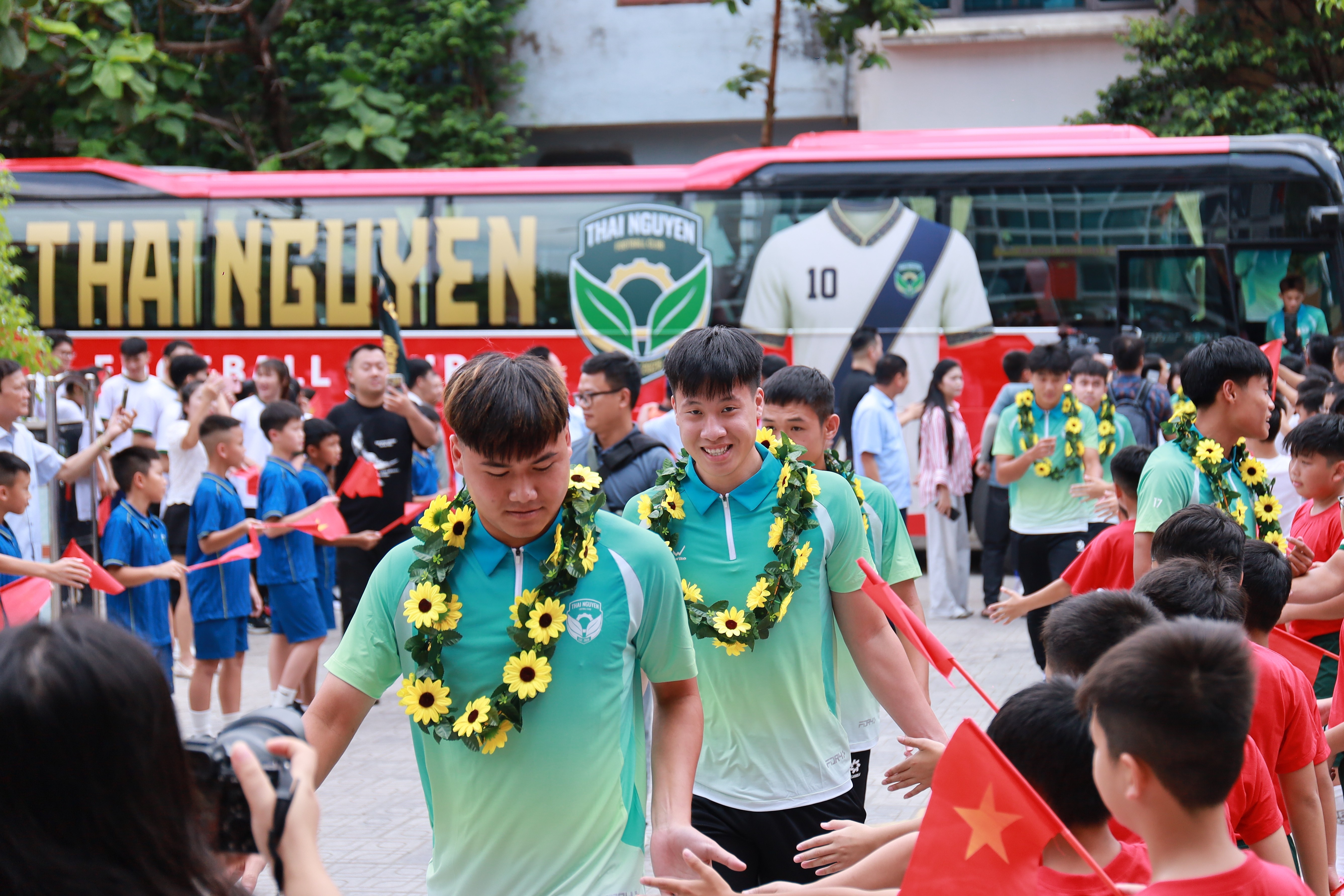 Th&aacute;i Nguy&ecirc;n FC ảnh 2