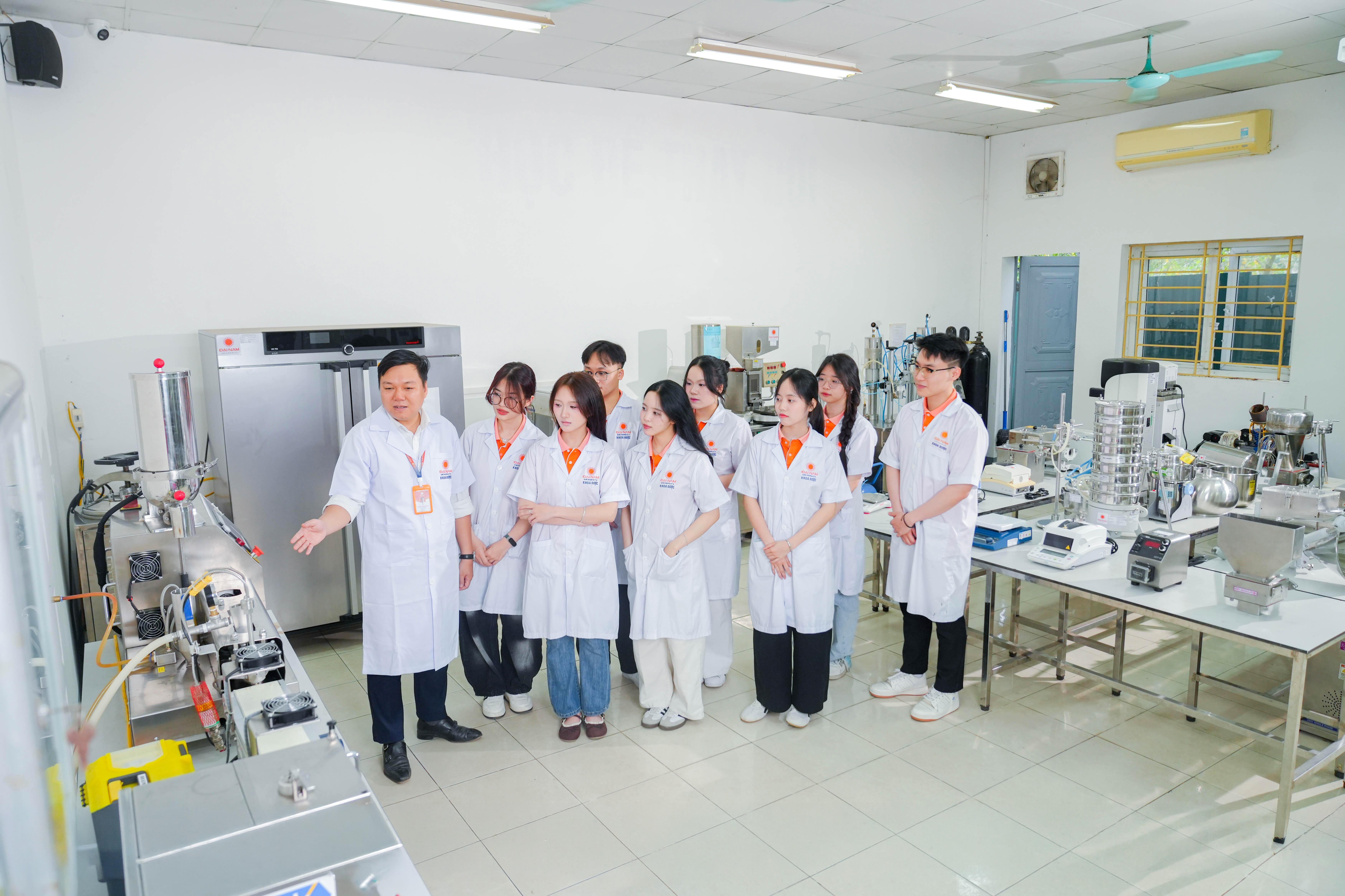 ng&agrave;nh sức khỏe ảnh 4