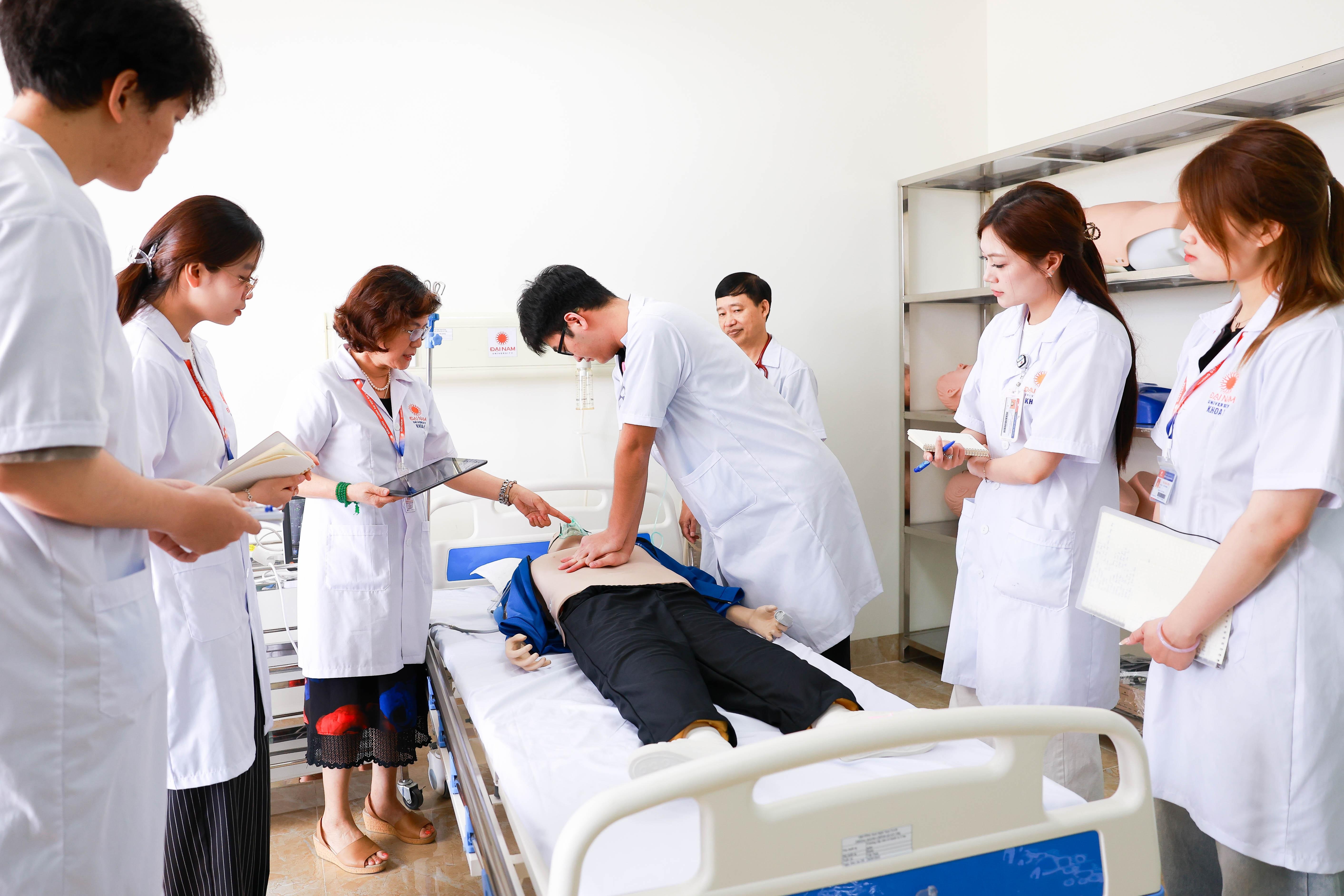ng&agrave;nh sức khỏe ảnh 1