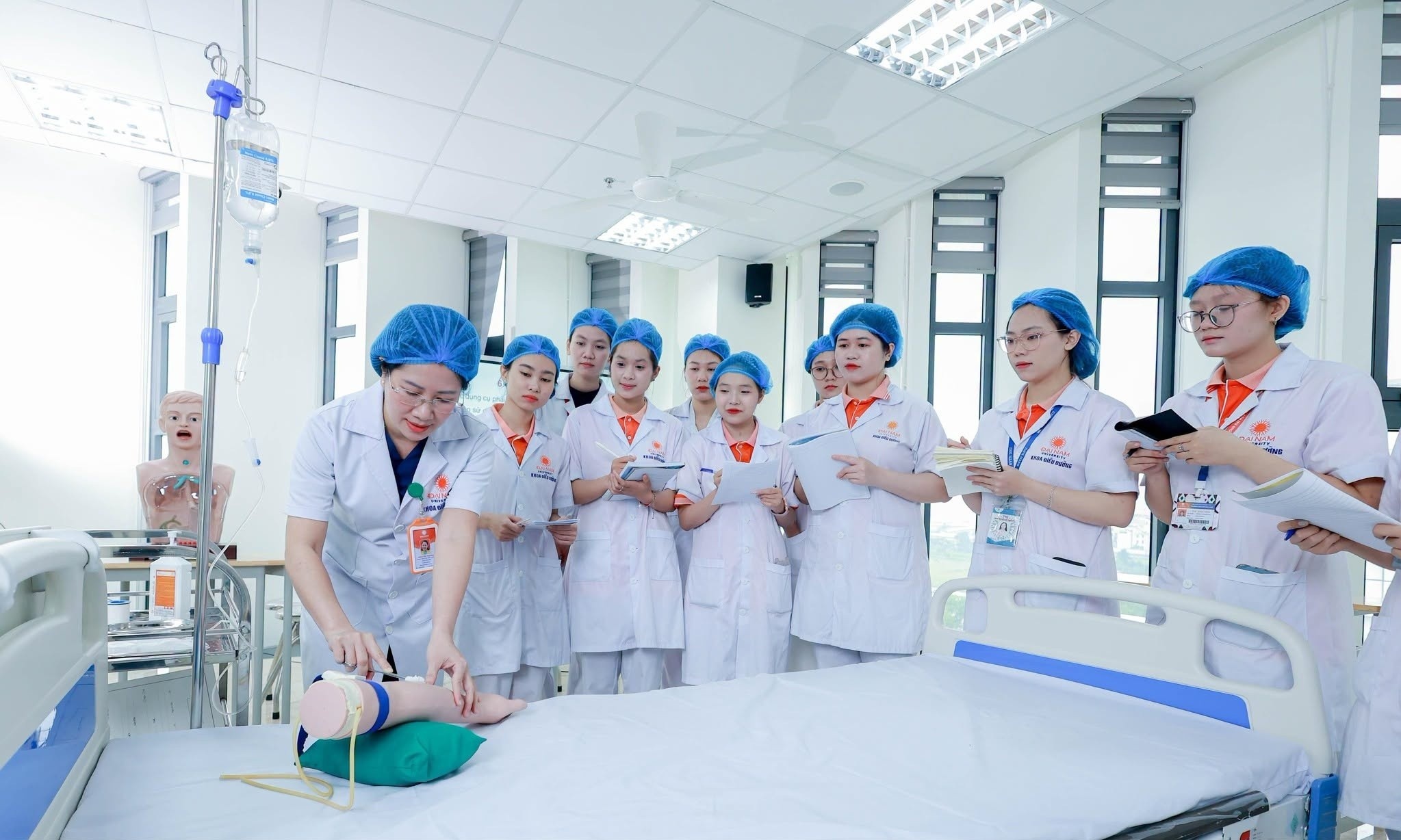 ng&agrave;nh sức khỏe ảnh 3